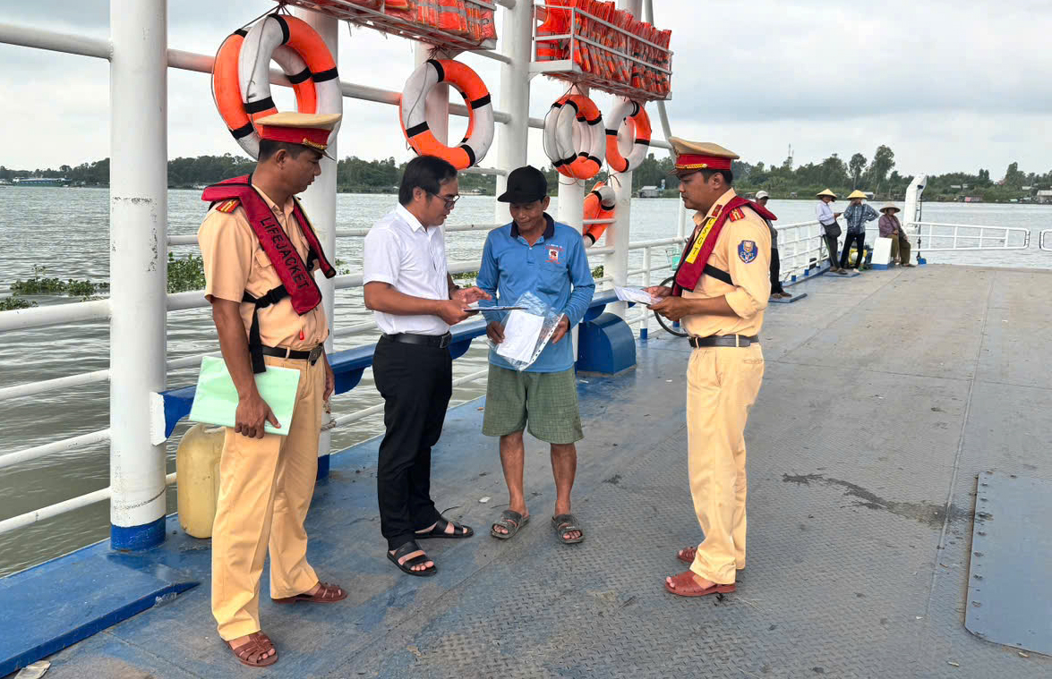 C&ocirc;ng an Đồng Th&aacute;p c&ocirc;ng bố số điện thoại xử l&yacute; vi phạm giao th&ocirc;ng- Ảnh 1.