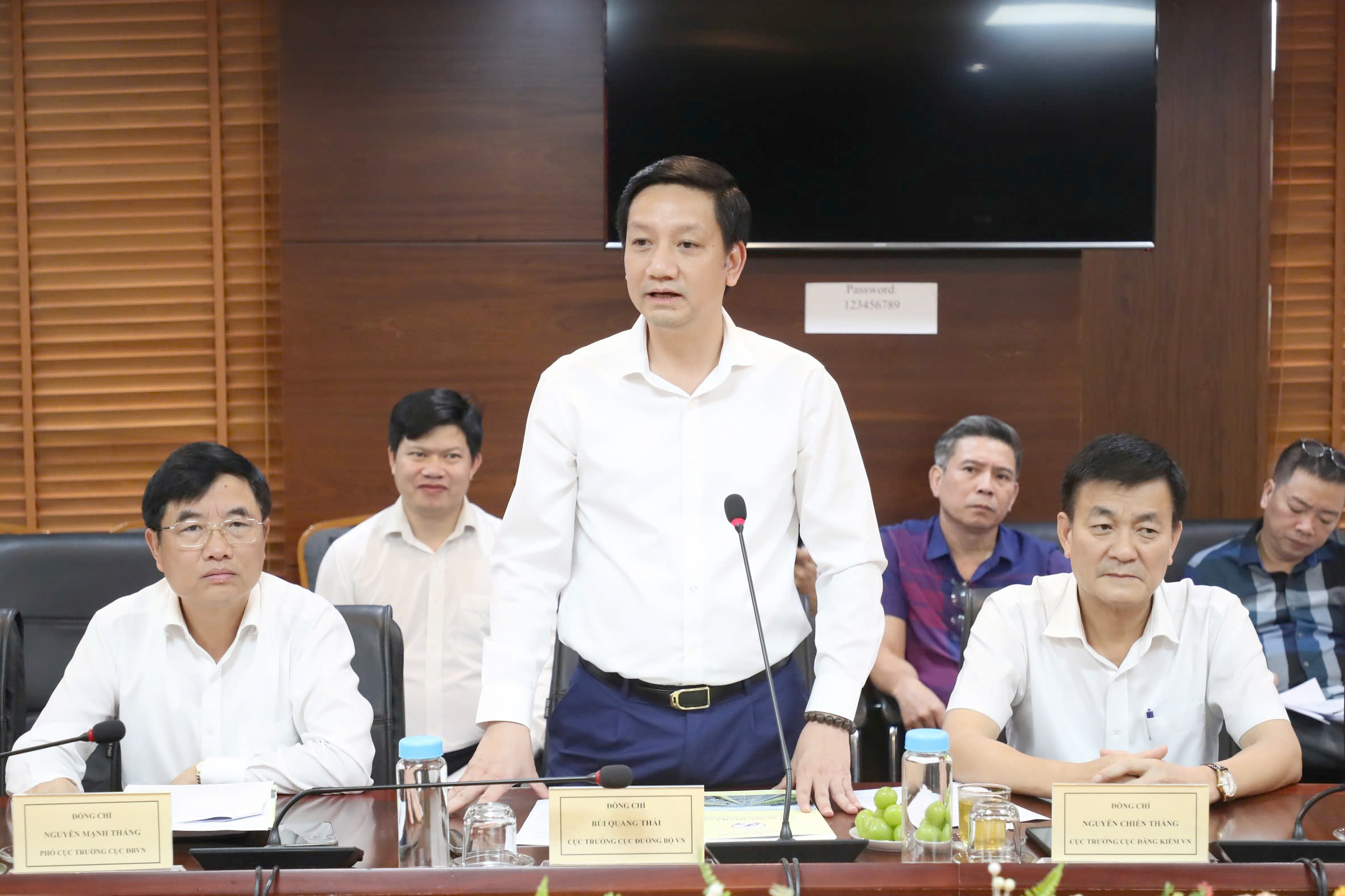 Cục CSGT đề xuất kết nối dữ liệu, quản lý chặt xe kinh doanh vận tải- Ảnh 3. Cục CSGT đề xuất kết nối dữ liệu, quản lý chặt xe kinh doanh vận tải- Ảnh 3.