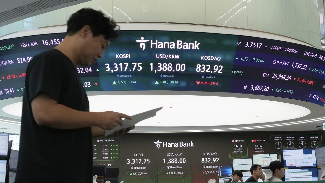 Chứng khoán châu Á đạt mức cao kỷ lục nhờ kỳ vọng Fed nới lỏng chính sách- Ảnh 1. Chứng khoán châu Á đạt mức cao kỷ lục nhờ kỳ vọng Fed nới lỏng chính sách- Ảnh 1.