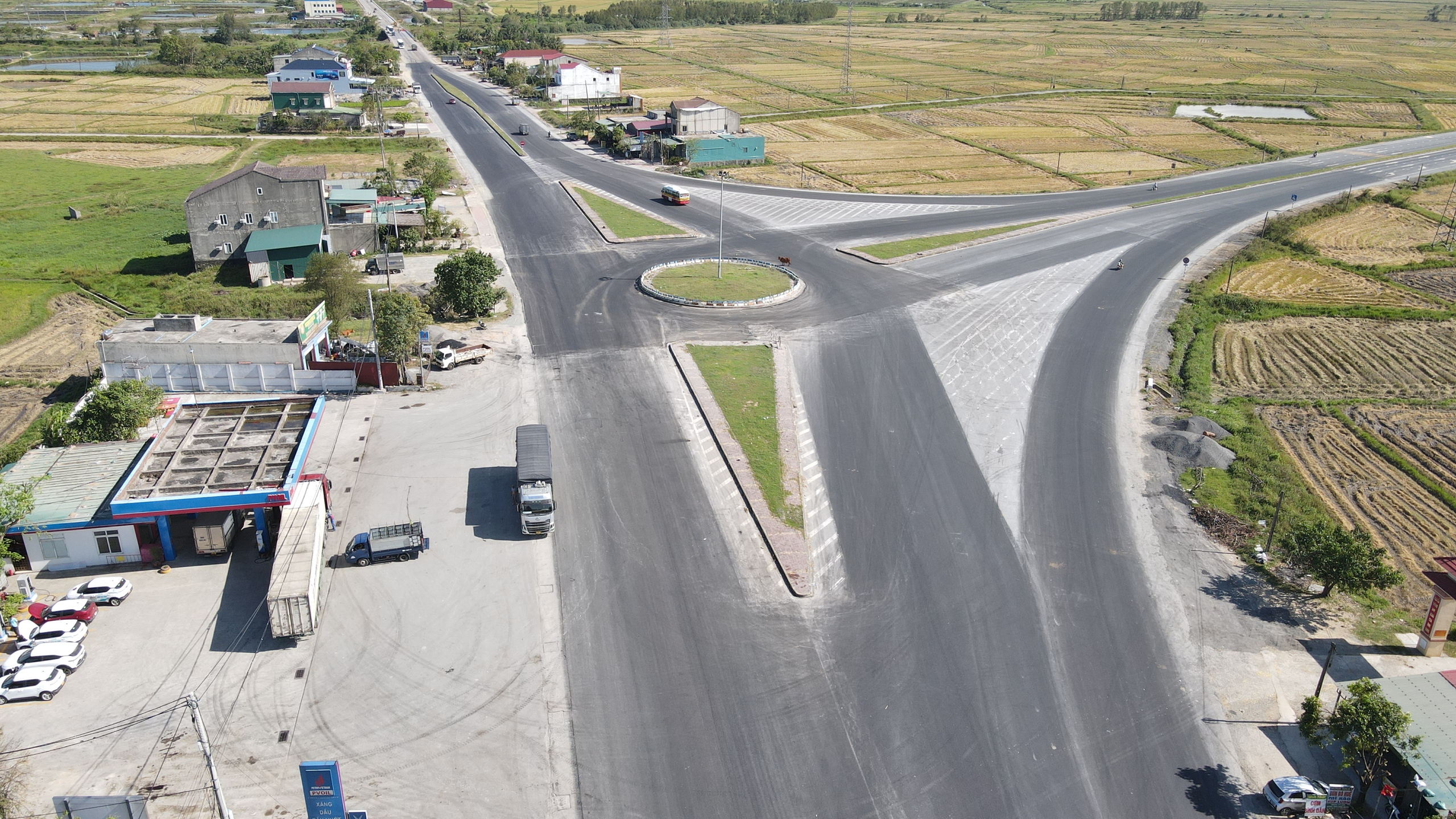 Đẩy nhanh tiến độ sửa chữa, nâng cấp quốc lộ 1 đoạn cửa ngõ phía Nam Hà Tĩnh- Ảnh 2. Đẩy nhanh tiến độ sửa chữa, nâng cấp quốc lộ 1 đoạn cửa ngõ phía Nam Hà Tĩnh- Ảnh 2.