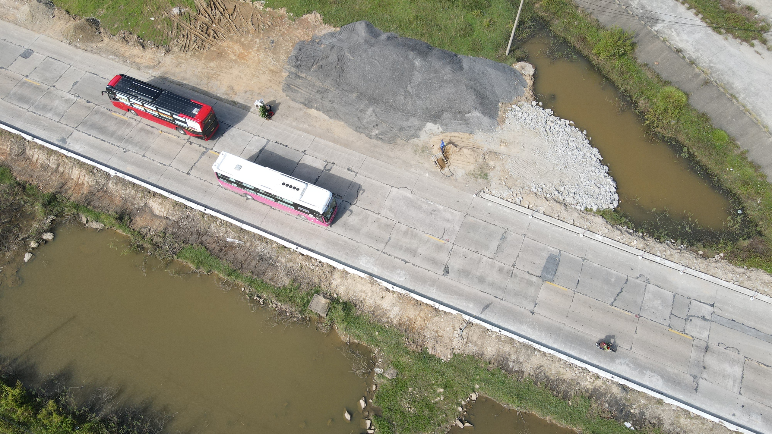 Đẩy nhanh tiến độ sửa chữa, nâng cấp quốc lộ 1 đoạn cửa ngõ phía Nam Hà Tĩnh- Ảnh 8. Đẩy nhanh tiến độ sửa chữa, nâng cấp quốc lộ 1 đoạn cửa ngõ phía Nam Hà Tĩnh- Ảnh 8.