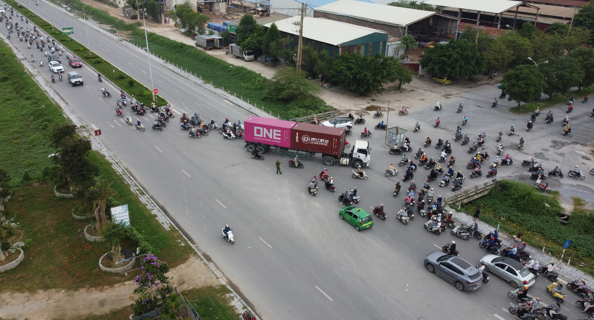 "Điểm nghẽn" giao thông trên QL47 ở Thanh Hoá- Ảnh 1. "Điểm nghẽn" giao thông trên QL47 ở Thanh Hoá- Ảnh 1.