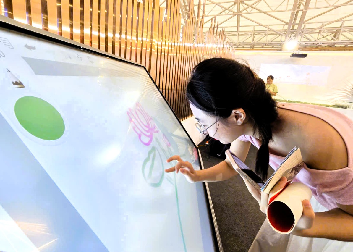 Triển l&atilde;m th&agrave;nh tựu ng&agrave;nh X&acirc;y dựng gửi th&ocirc;ng điệp đến tương lai- Ảnh 9.