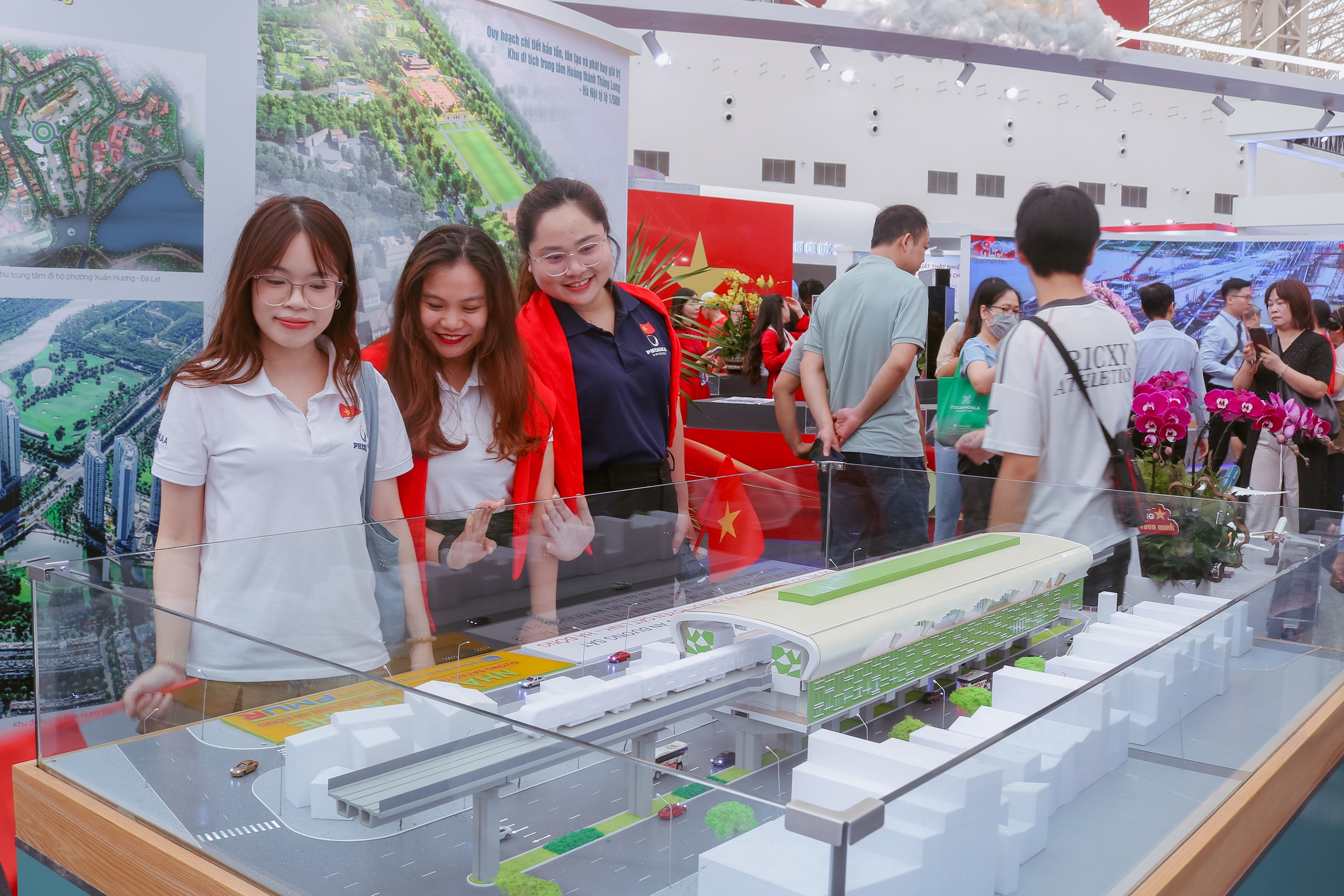 Triển l&atilde;m th&agrave;nh tựu ng&agrave;nh X&acirc;y dựng gửi th&ocirc;ng điệp đến tương lai- Ảnh 17.