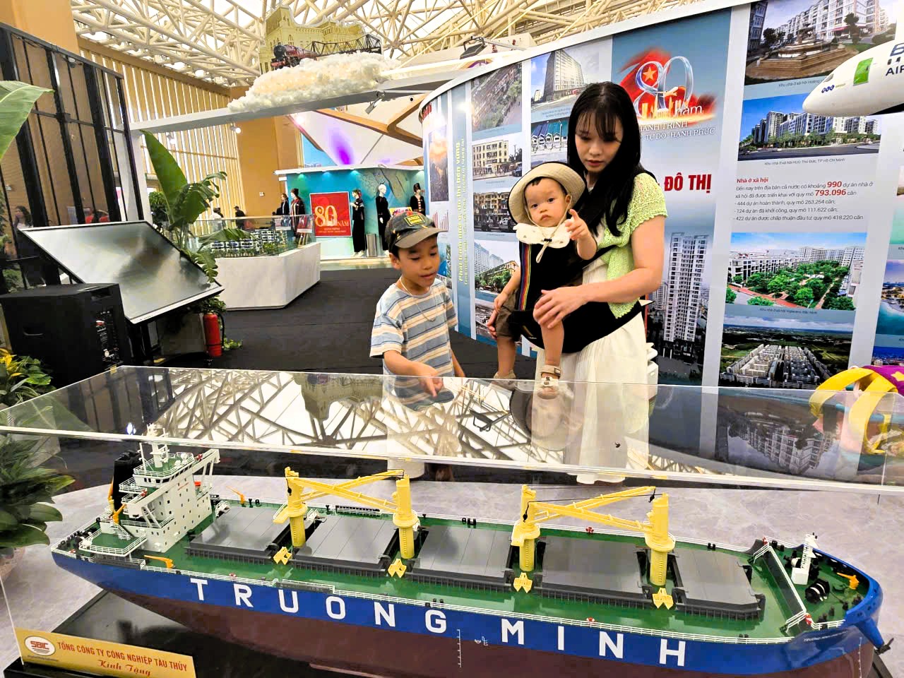 Triển l&atilde;m th&agrave;nh tựu ng&agrave;nh X&acirc;y dựng: Khẳng định hạ tầng đi trước, mở đường ph&aacute;t triển- Ảnh 6.