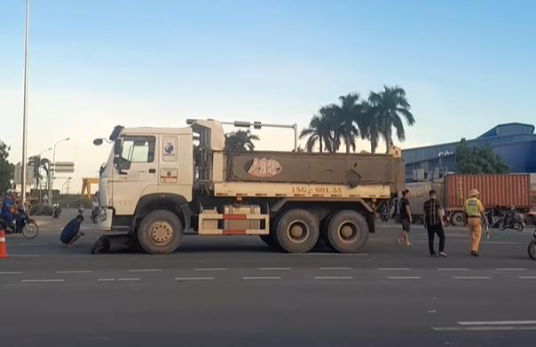 Hai mẹ con ở Hải Ph&ograve;ng tử vong thương t&acirc;m sau va chạm với xe tải- Ảnh 1.