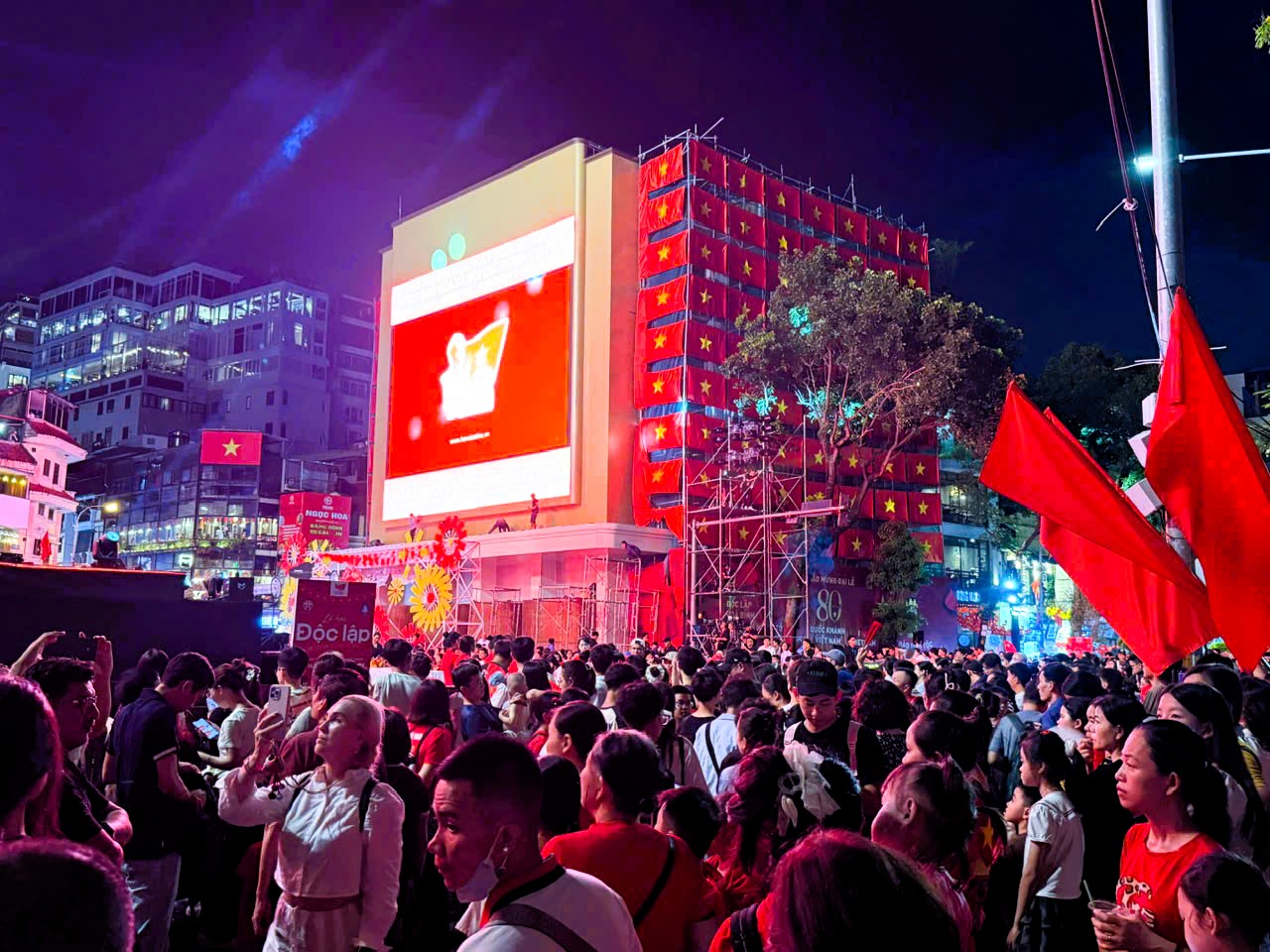 Hà Nội cải tạo quảng trường Đông Kinh - Nghĩa Thục: Các chuyên gia nói gì về thiết kế mới?- Ảnh 3. Hà Nội cải tạo quảng trường Đông Kinh - Nghĩa Thục: Các chuyên gia nói gì về thiết kế mới?- Ảnh 3.