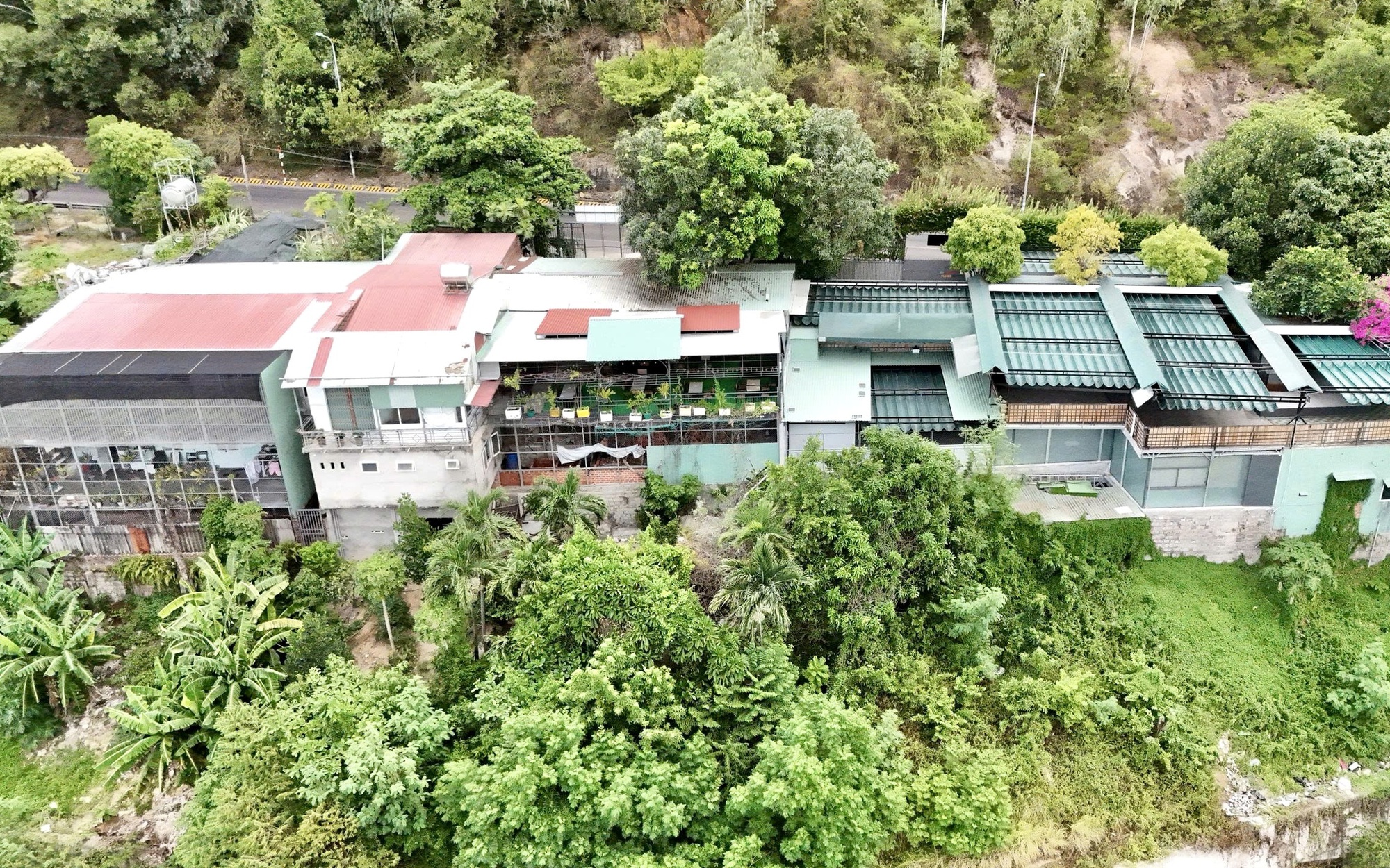 Gia Lai: Ki&ecirc;n quyết ph&aacute; dỡ c&ocirc;ng tr&igrave;nh tr&aacute;i ph&eacute;p, chặn t&aacute;i lấn chiếm