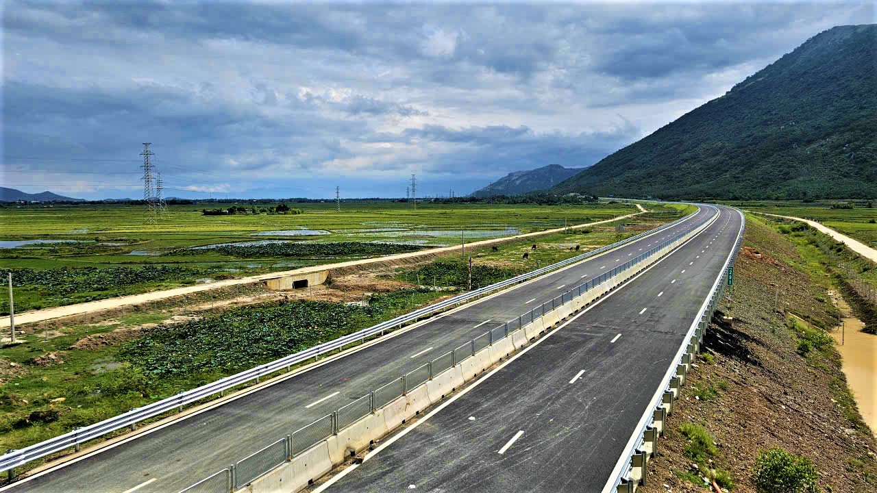 13km còn lại của cao tốc Vân Phong - Nha Trang đã sẵn sàng khai thác- Ảnh 11. 13km còn lại của cao tốc Vân Phong - Nha Trang đã sẵn sàng khai thác- Ảnh 11.
