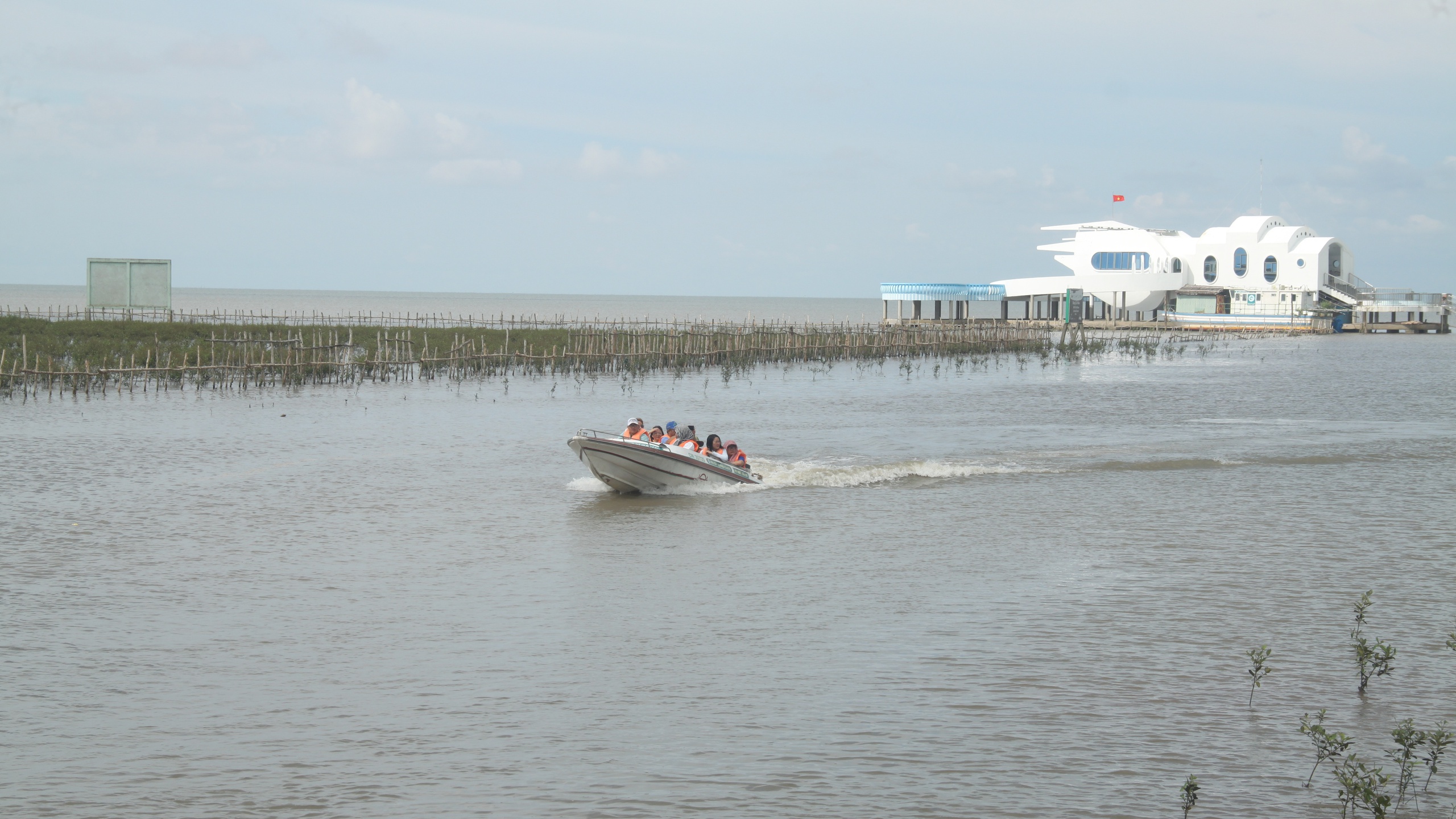 C&agrave; Mau: Ưu ti&ecirc;n ph&aacute;t triển kết cấu hạ tầng giao th&ocirc;ng kết nối c&aacute;c khu, điểm du lịch- Ảnh 1.