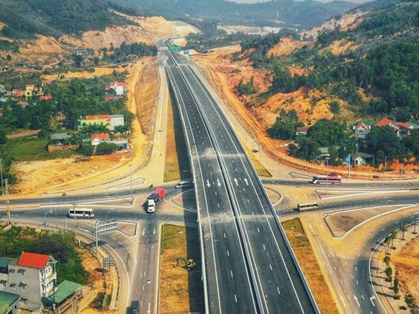 Thủ tướng y&ecirc;u cầu đẩy nhanh tiến độ c&ocirc;ng tr&igrave;nh trọng điểm quốc gia- Ảnh 1.