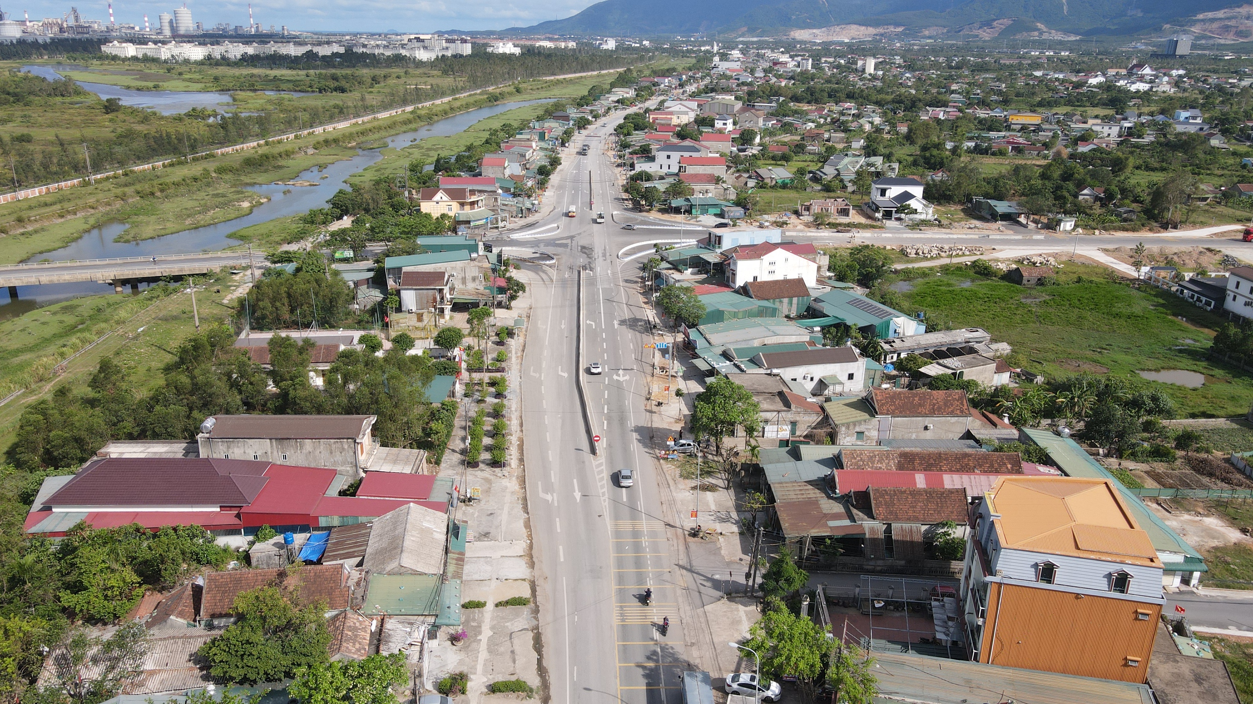 Sớm khắc phục bất cập g&acirc;y nguy cơ tai nạn ở n&uacute;t giao đường nh&aacute;nh QL1 qua H&agrave; Tĩnh - Ảnh 1.