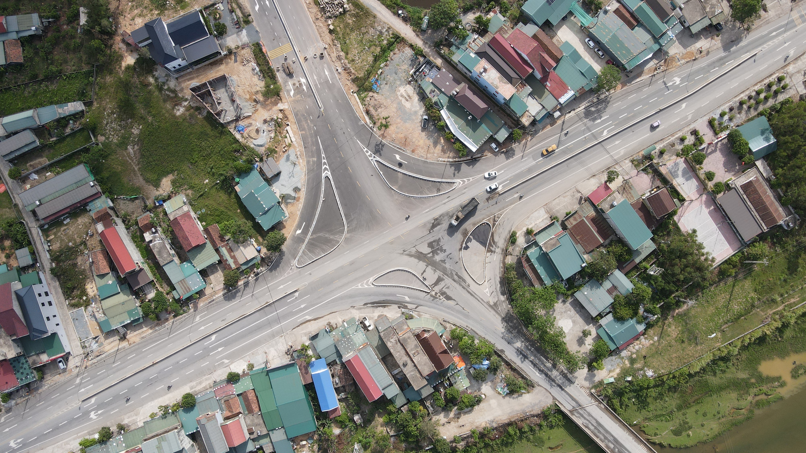 Sớm khắc phục bất cập g&acirc;y nguy cơ tai nạn ở n&uacute;t giao đường nh&aacute;nh QL1 qua H&agrave; Tĩnh - Ảnh 7.