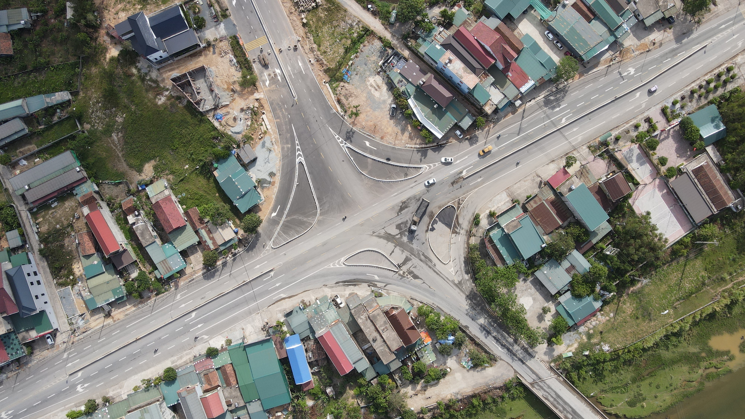 Sớm khắc phục bất cập g&acirc;y nguy cơ tai nạn ở n&uacute;t giao đường nh&aacute;nh QL1 qua H&agrave; Tĩnh - Ảnh 9.