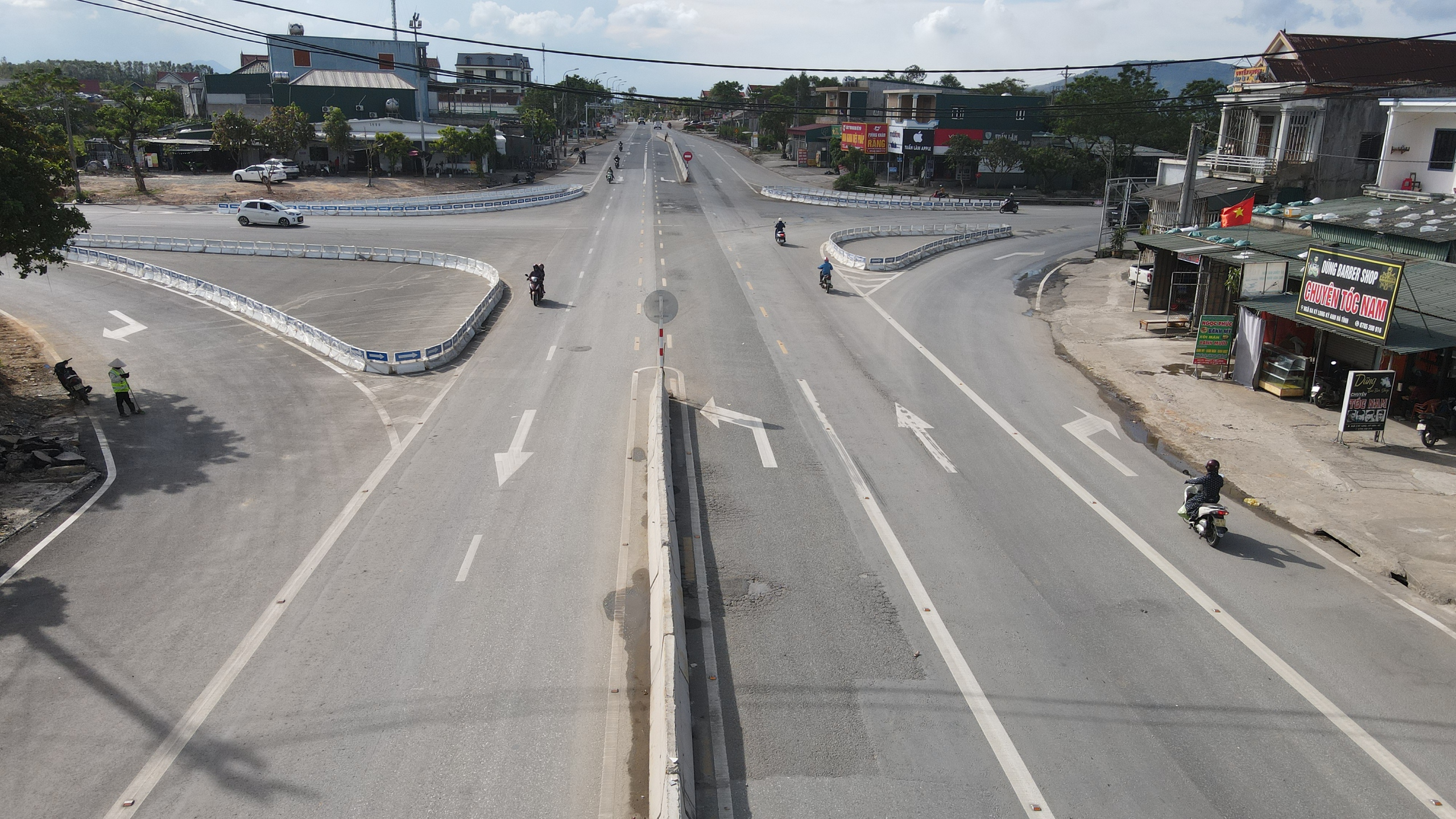 Sớm khắc phục bất cập g&acirc;y nguy cơ tai nạn ở n&uacute;t giao đường nh&aacute;nh QL1 qua H&agrave; Tĩnh - Ảnh 8.