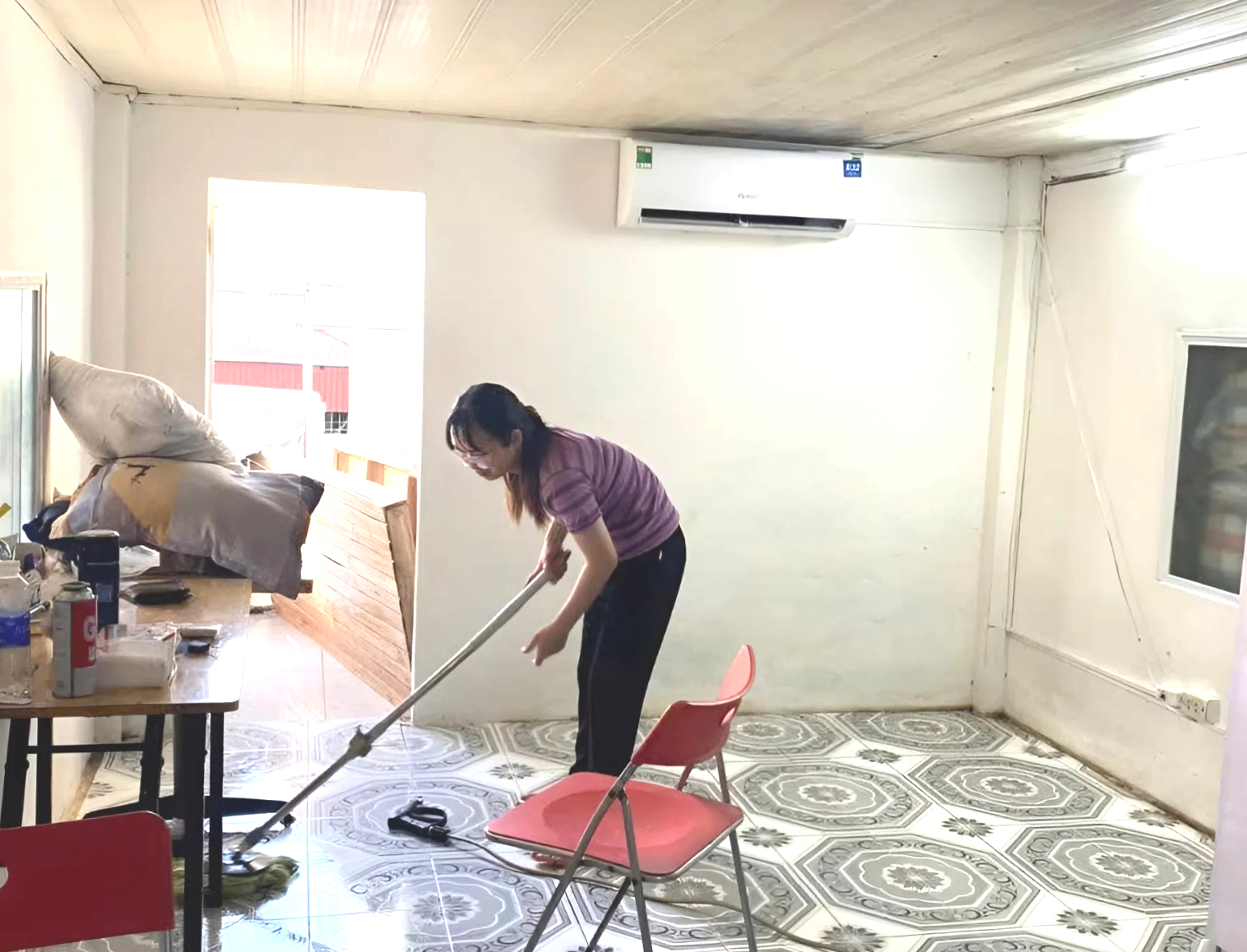 Sinh vi&ecirc;n, người trẻ kh&oacute; thu&ecirc; nh&agrave; trọ ở H&agrave; Nội v&igrave; gi&aacute; tăng cao- Ảnh 4.