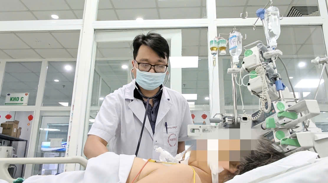 Gia tăng ca mắc sốt xuất huyết, nhiều ca nguy kịch chỉ sau vài ngày- Ảnh 2. Gia tăng ca mắc sốt xuất huyết, nhiều ca nguy kịch chỉ sau vài ngày- Ảnh 2.
