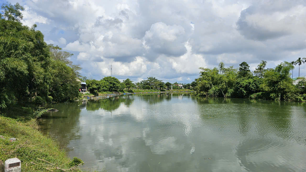 Huế: Khẩn cấp khắc phục sụt l&uacute;n, đảm bảo an to&agrave;n tuyến đường b&ecirc; t&ocirc;ng dọc s&ocirc;ng Bồ- Ảnh 8.