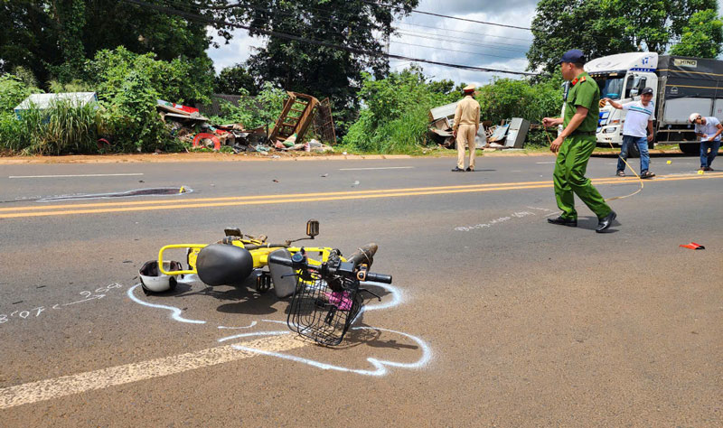 Chiếc xe đạp điện tại hiện trường vụ tai nạn.