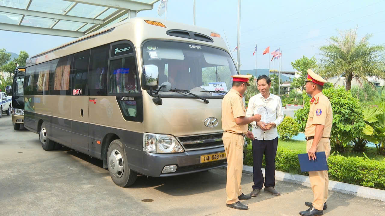 Quảng Ninh: Ph&aacute;t huy sức mạnh tổng hợp đảm bảo trật tự an to&agrave;n giao th&ocirc;ng- Ảnh 2.