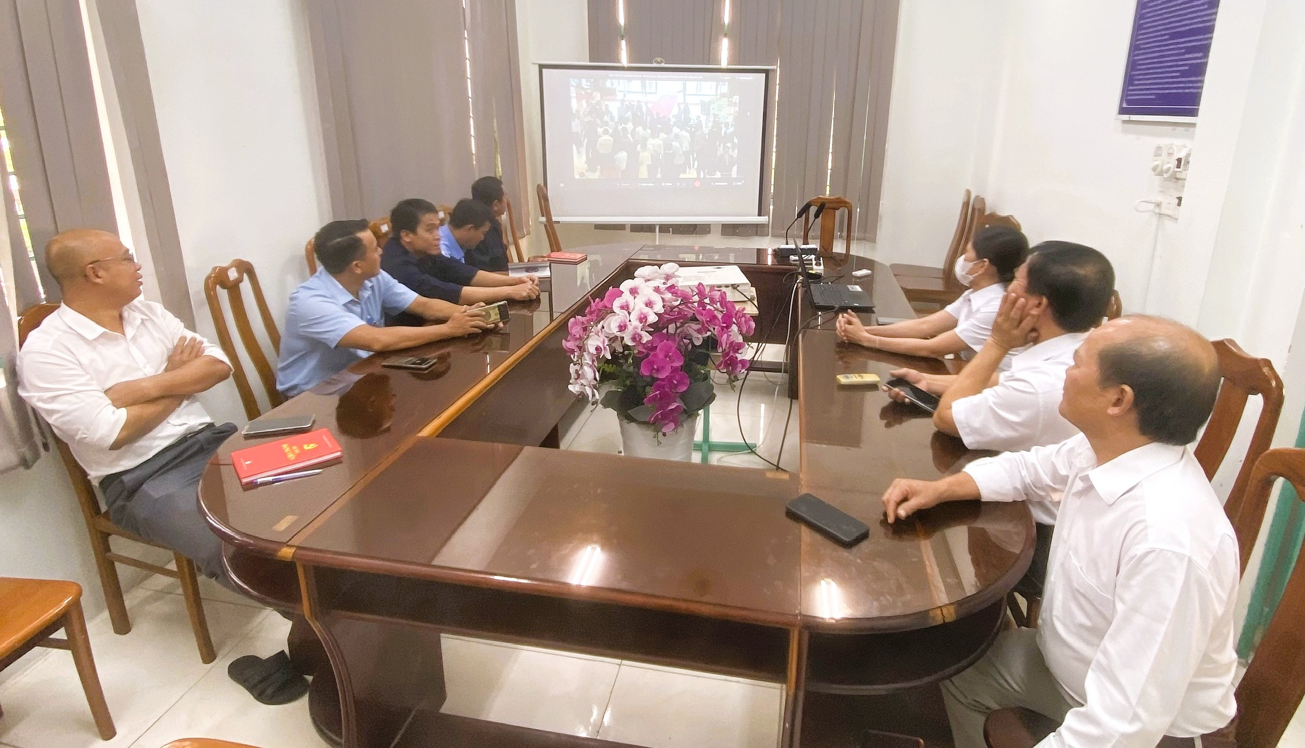 Đảng bộ Bộ X&acirc;y dựng kết nối Hội nghị to&agrave;n quốc qu&aacute;n triệt 4 Nghị quyết của Bộ Ch&iacute;nh trị- Ảnh 9.