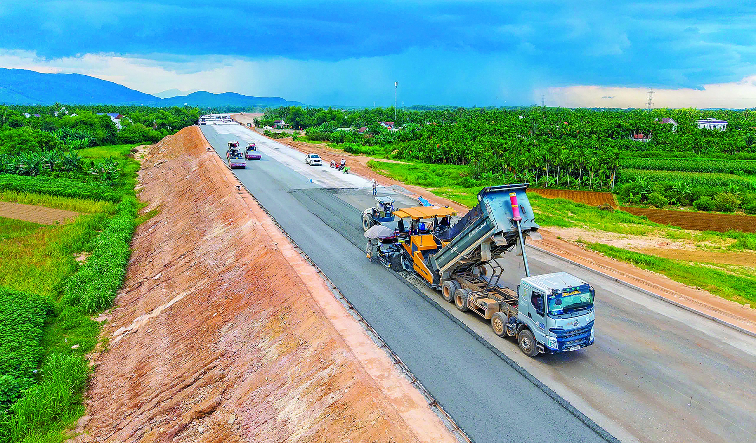 Cần gỡ điểm nghẽn, tăng tốc giải ngân vốn giao thông - Ảnh 1. Cần gỡ điểm nghẽn, tăng tốc giải ngân vốn giao thông - Ảnh 1.