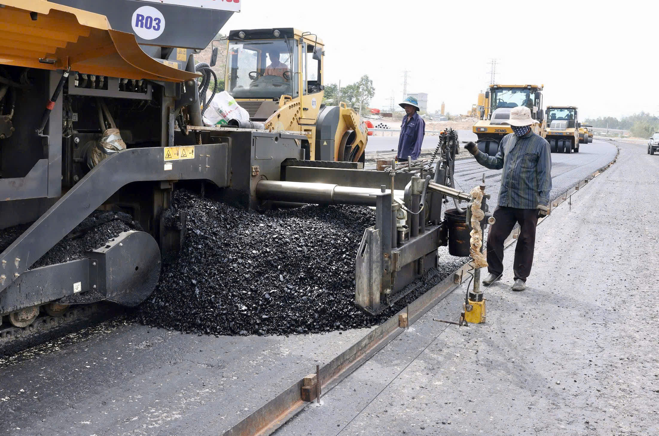 Cần gỡ điểm nghẽn, tăng tốc giải ngân vốn giao thông - Ảnh 2. Cần gỡ điểm nghẽn, tăng tốc giải ngân vốn giao thông - Ảnh 2.