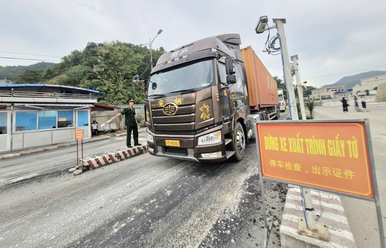 Lạng Sơn x&acirc;y dựng cửa khẩu th&ocirc;ng minh, hướng đến th&ocirc;ng quan 24/24h- Ảnh 1.