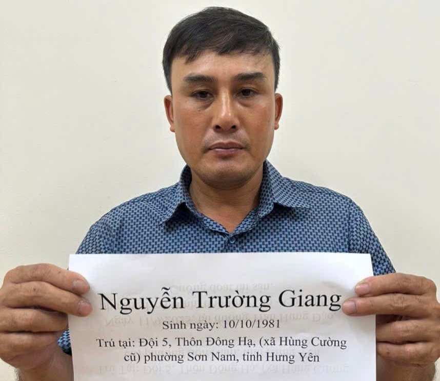 Ph&uacute; Thọ: Khởi tố t&agrave;i xế taxi "chặt ch&eacute;m" 2,5 triệu đồng cho qu&atilde;ng đường 70km- Ảnh 1.