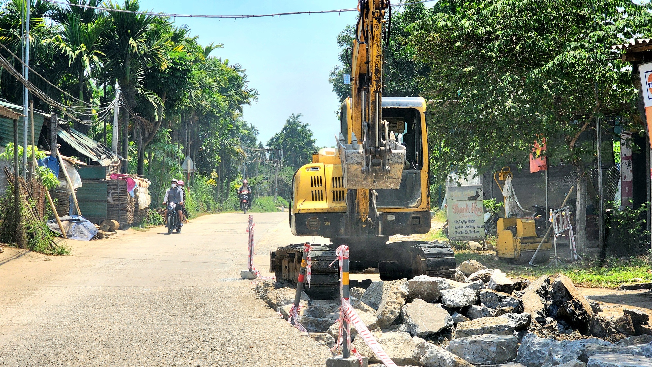 Quảng Ngãi đẩy mạnh sửa chữa, cải tạo quốc lộ 24B đảm bảo an toàn giao thông- Ảnh 1. Quảng Ngãi đẩy mạnh sửa chữa, cải tạo quốc lộ 24B đảm bảo an toàn giao thông- Ảnh 1.
