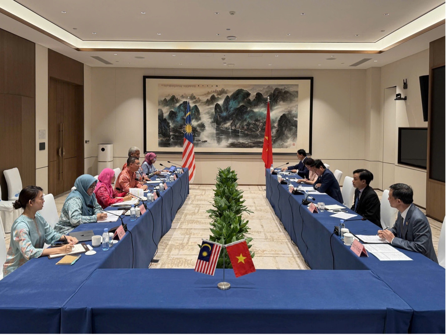 Việt Nam đ&oacute;ng g&oacute;p t&iacute;ch cực v&agrave;o th&agrave;nh c&ocirc;ng Hội nghị Bộ trưởng X&acirc;y dựng ASEAN - Trung Quốc- Ảnh 6.