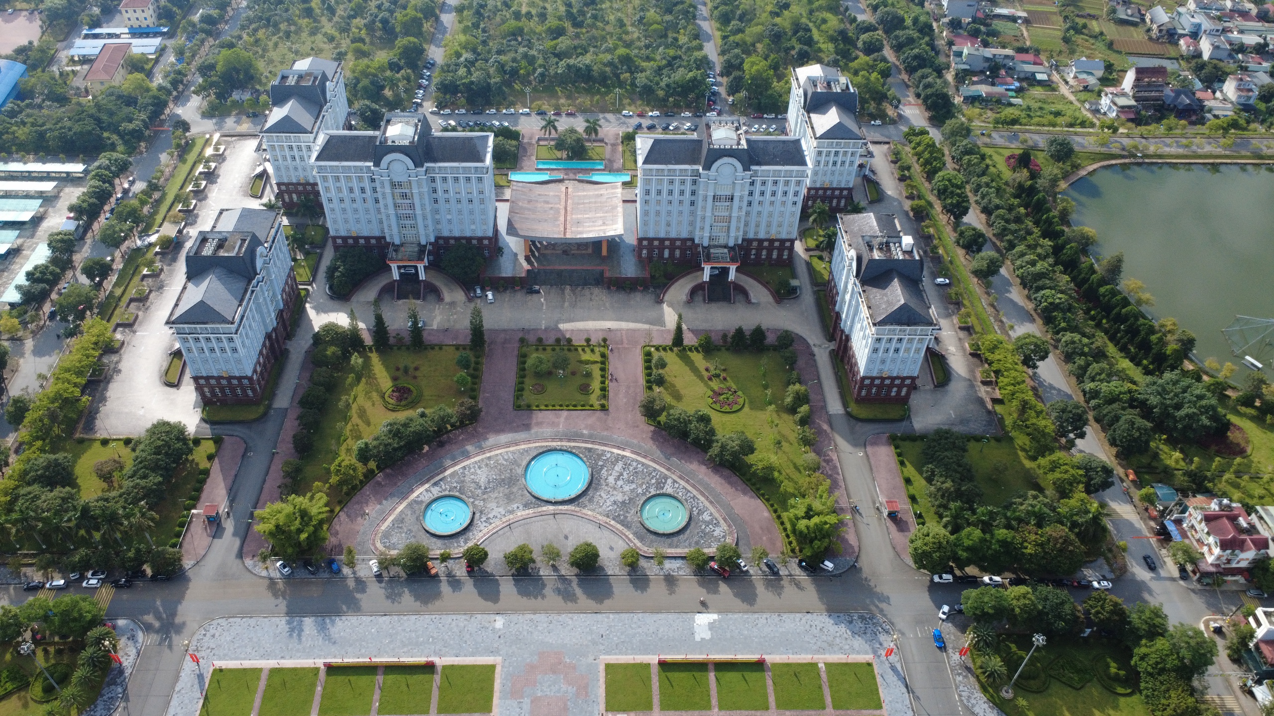 Diện mạo những con đường hiện đại nơi phố núi Lai Châu- Ảnh 9. Diện mạo những con đường hiện đại nơi phố núi Lai Châu- Ảnh 9.