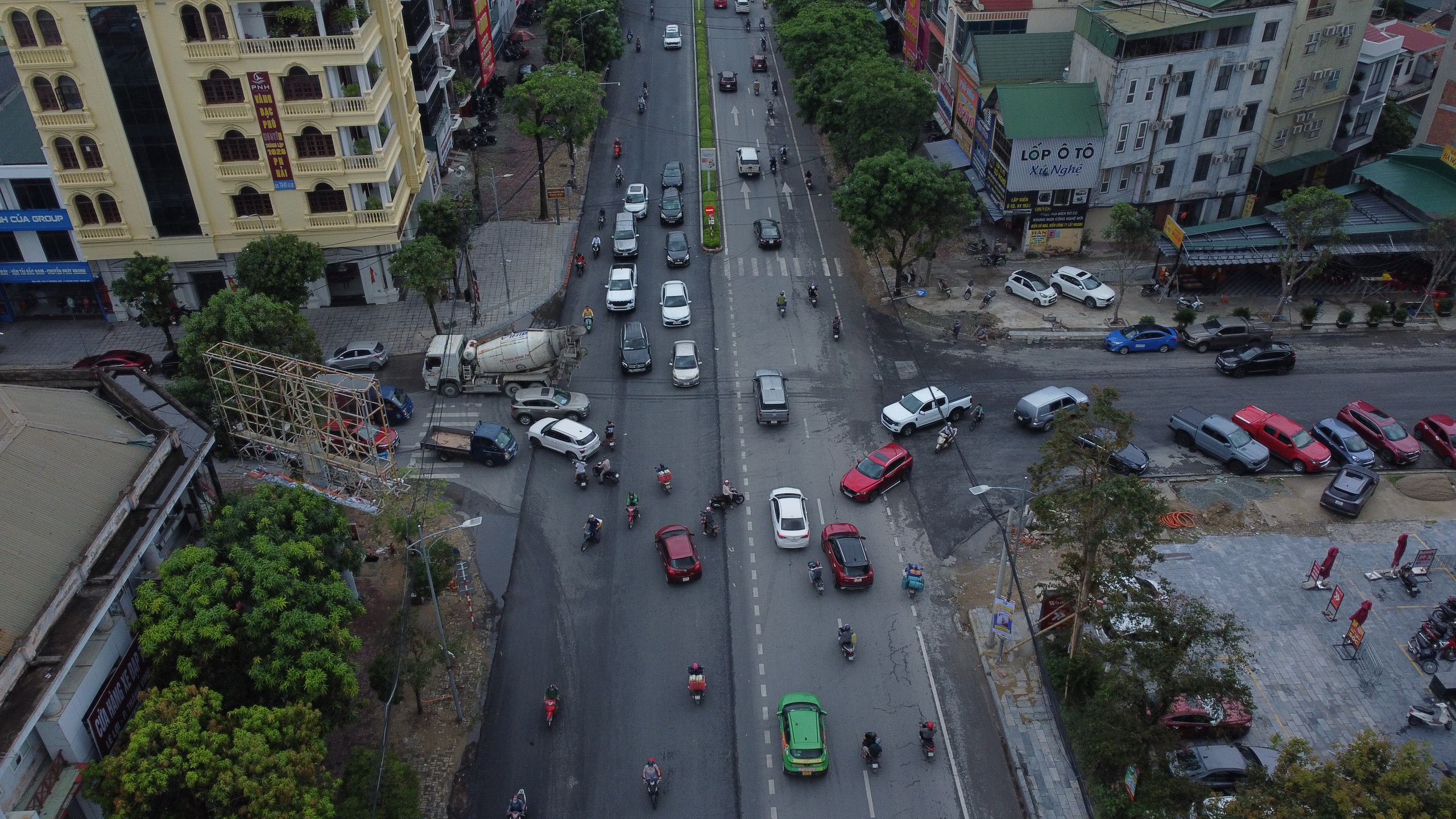 Nghệ An: Ng&atilde; tư kẹt xe nhất th&agrave;nh Vinh bao giờ hết tắc?- Ảnh 1.