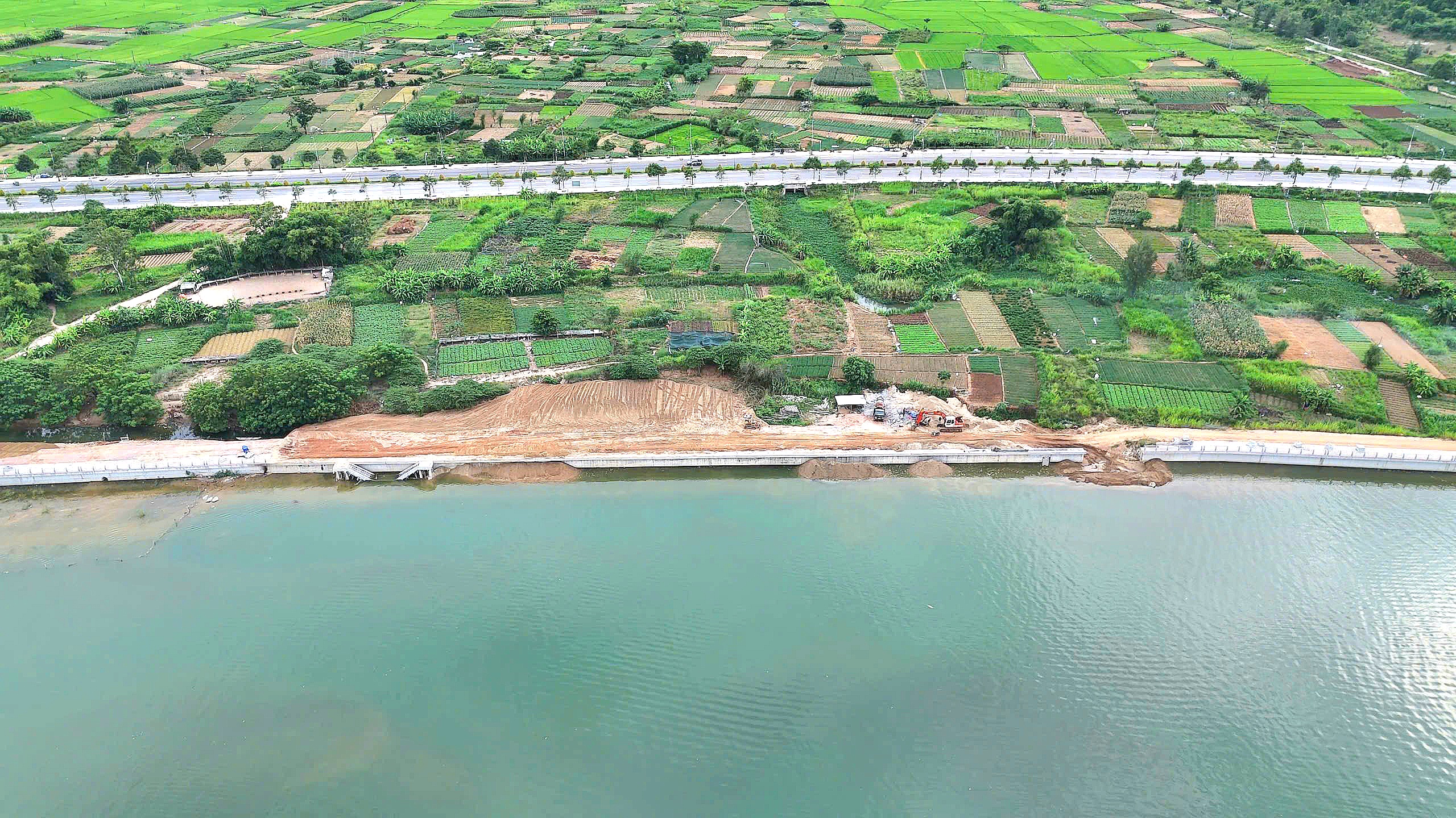 Quảng Ng&atilde;i chạy đua đưa c&aacute;c dự &aacute;n ngh&igrave;n tỷ đồng tr&ecirc;n s&ocirc;ng Tr&agrave; Kh&uacute;c về đ&iacute;ch năm 2025- Ảnh 7.