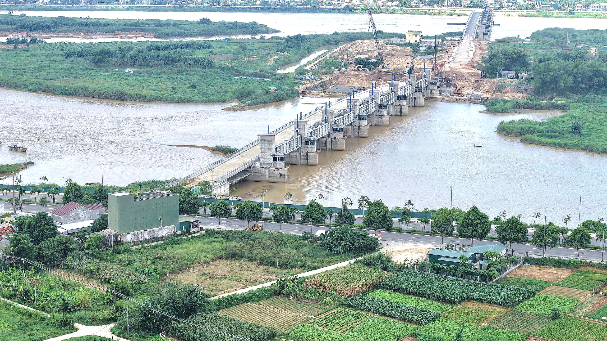 Quảng Ng&atilde;i chạy đua đưa c&aacute;c dự &aacute;n ngh&igrave;n tỷ đồng tr&ecirc;n s&ocirc;ng Tr&agrave; Kh&uacute;c về đ&iacute;ch năm 2025- Ảnh 13.