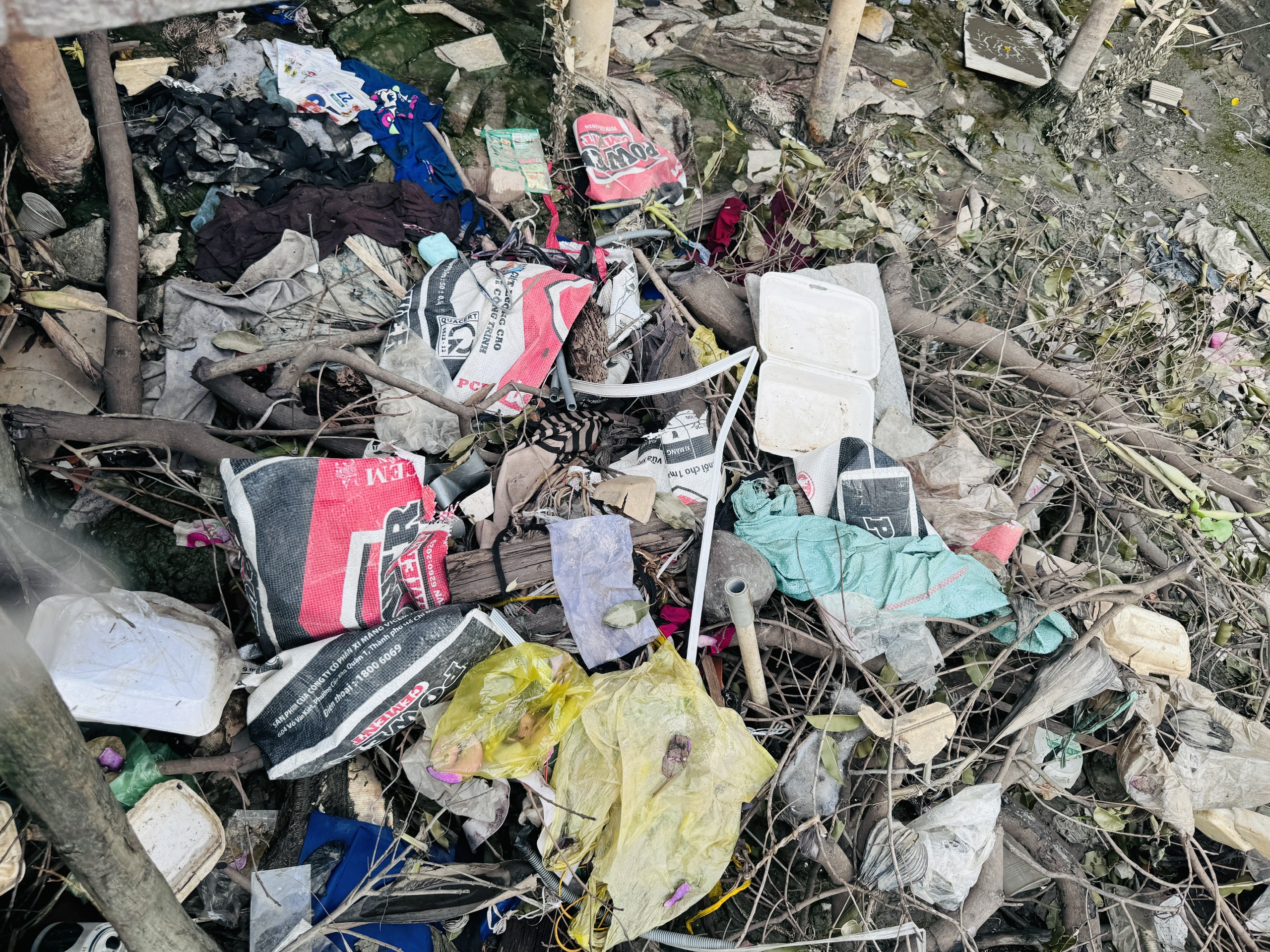 TP.HCM: Những mảnh đời ch&ecirc;nh v&ecirc;nh trong &ldquo;m&aacute;i nh&agrave; nổi&rdquo; ven k&ecirc;nh rạch- Ảnh 9.