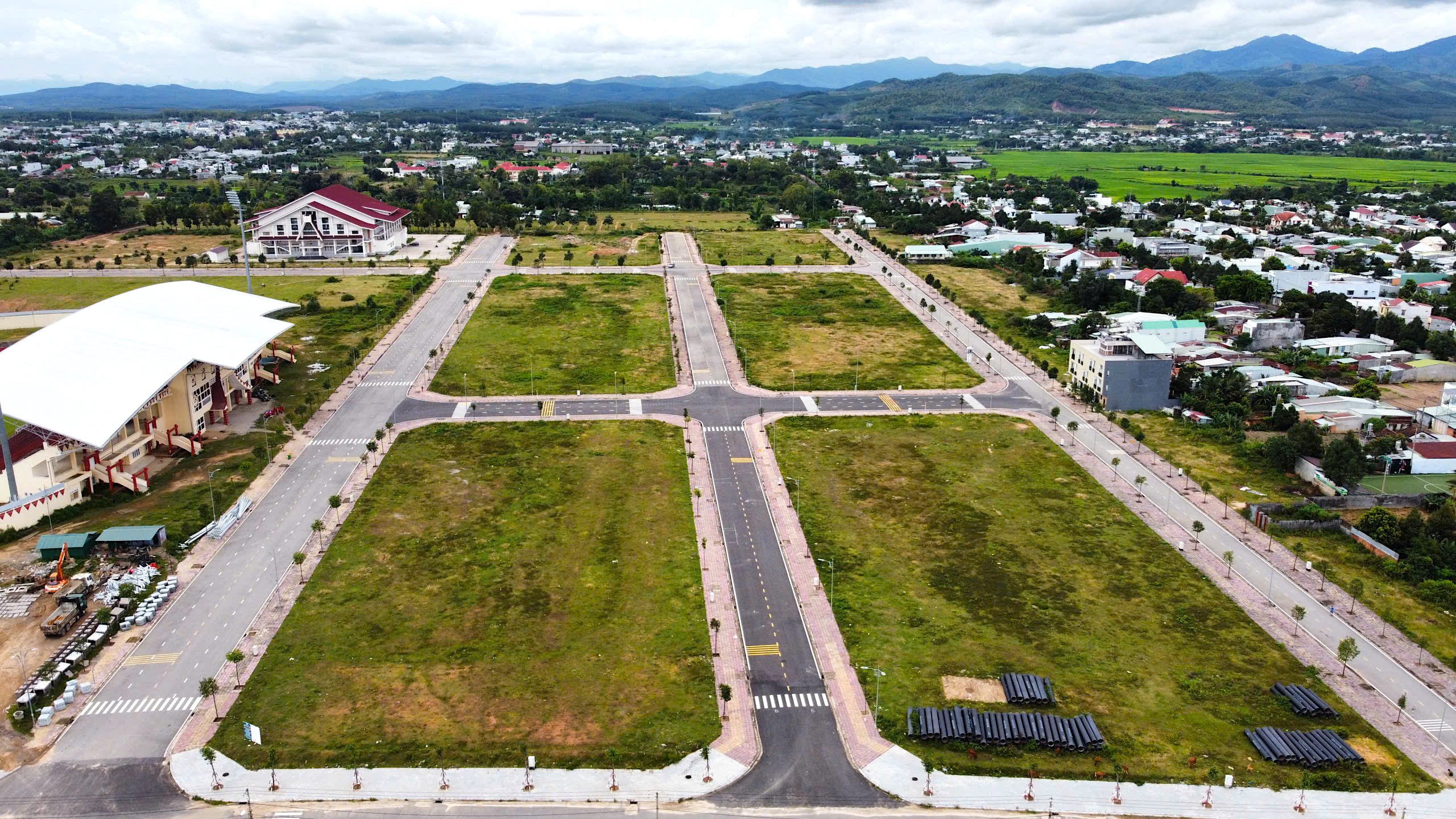 Quảng Ng&atilde;i chuyển chủ đầu tư nhiều dự &aacute;n hạ tầng lớn- Ảnh 2.