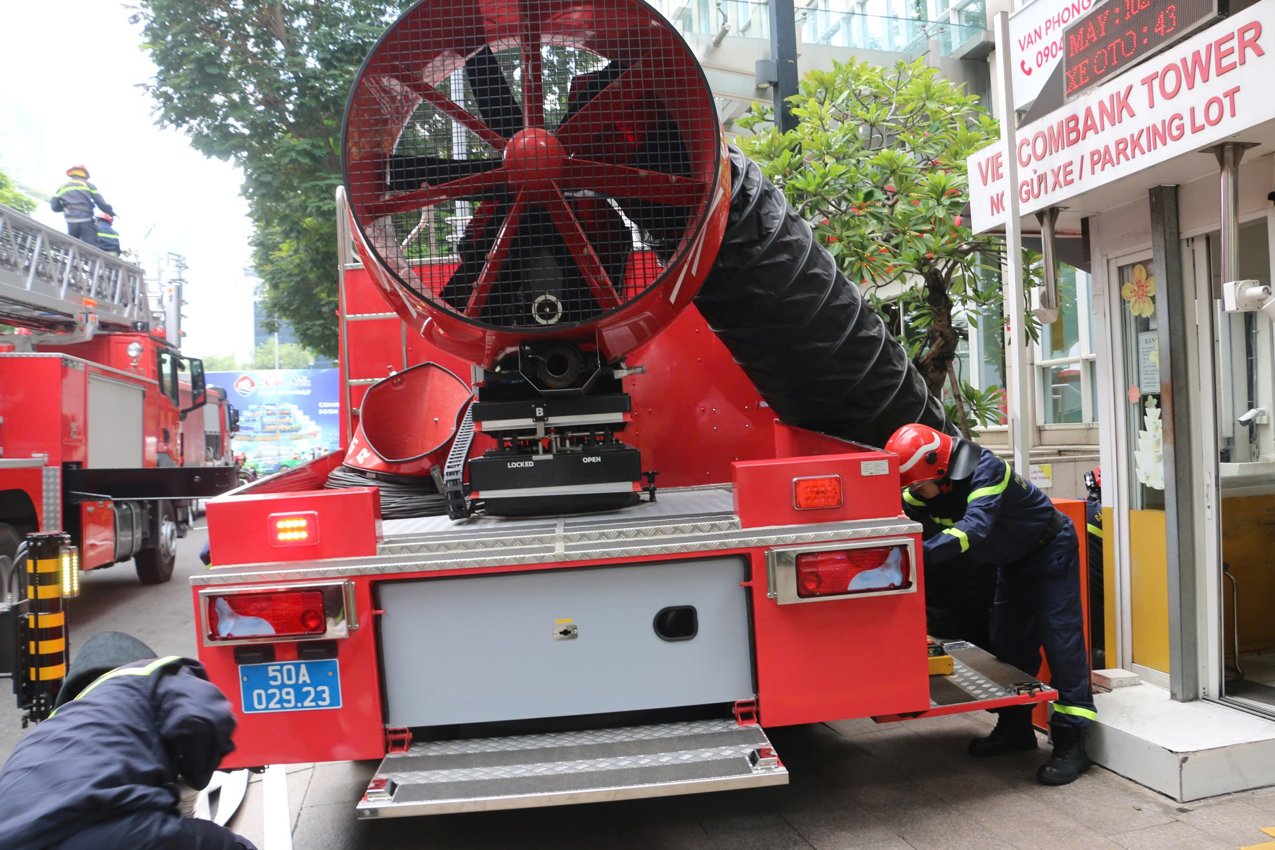 Hơn 1.500 người diễn tập chữa ch&aacute;y tại trung t&acirc;m TP.HCM- Ảnh 10.