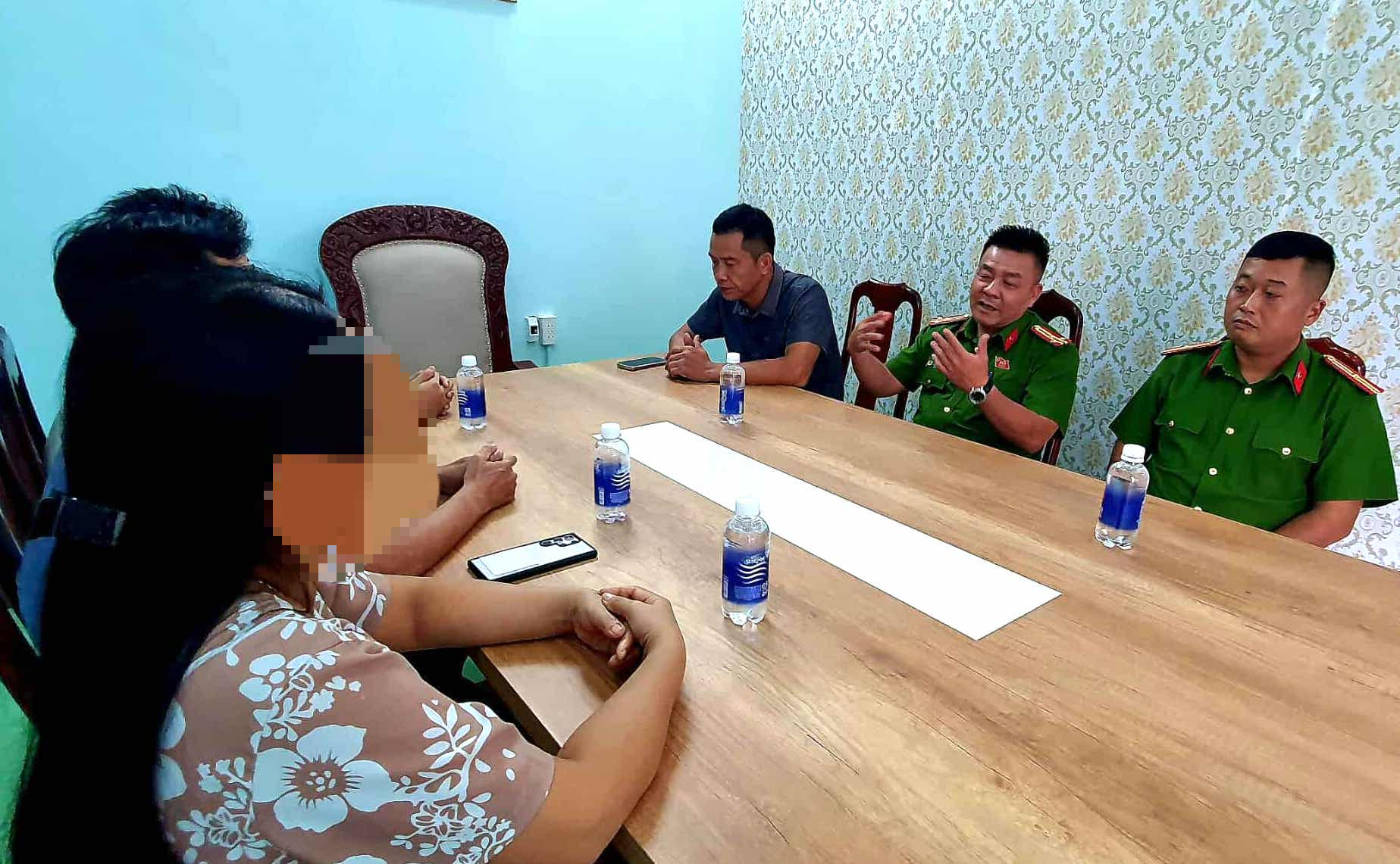 Đắk Lắk: Giải cứu nam sinh vi&ecirc;n bị &ldquo;bắt c&oacute;c online&rdquo;, tống tiền 450 triệu đồng- Ảnh 1.