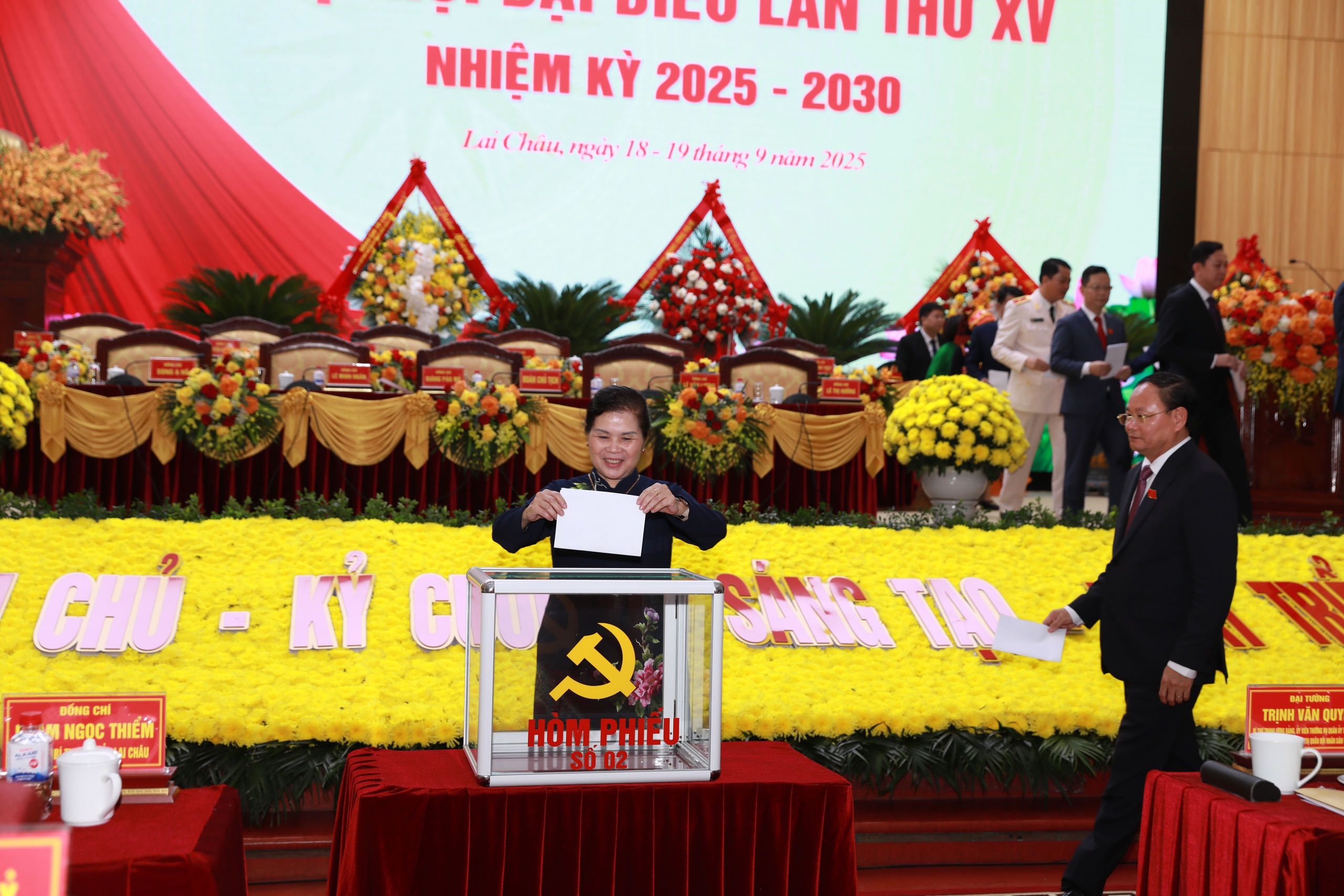 Quyết t&acirc;m x&acirc;y dựng Lai Ch&acirc;u ph&aacute;t triển xanh, bền vững- Ảnh 10.