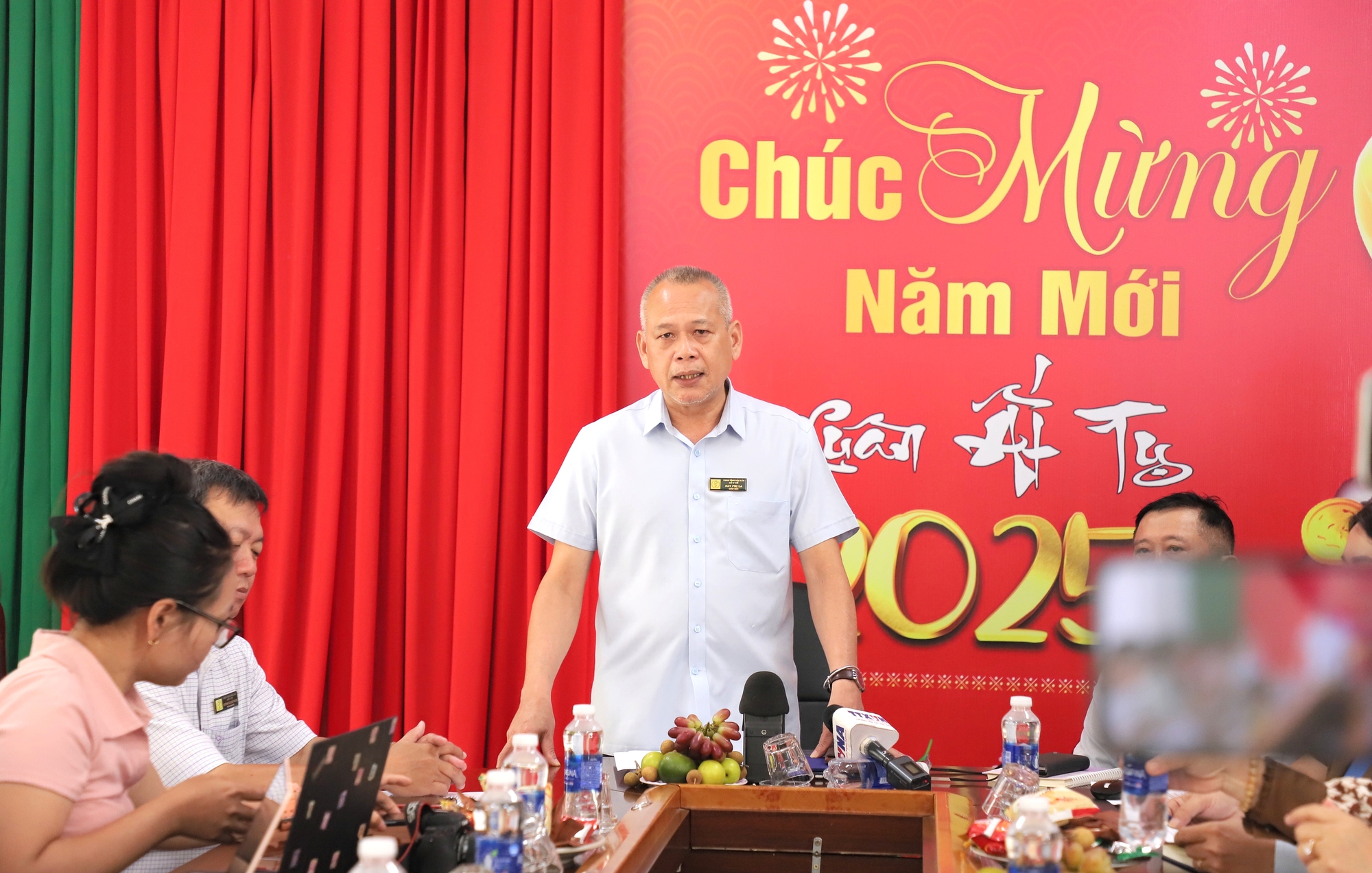 Đắk Lắk: Chuyển công an làm rõ vụ máy tán sỏi hỏng vẫn "chữa" cho gần 500 bệnh nhân- Ảnh 3. Đắk Lắk: Chuyển công an làm rõ vụ máy tán sỏi hỏng vẫn "chữa" cho gần 500 bệnh nhân- Ảnh 3.