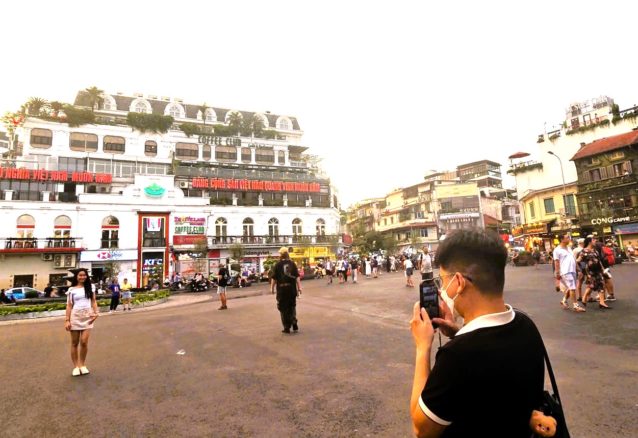 Người d&acirc;n n&oacute;i g&igrave; về kh&ocirc;ng gian đi bộ tại khu vực quảng trường Đ&ocirc;ng Kinh - Nghĩa Thục?- Ảnh 22.