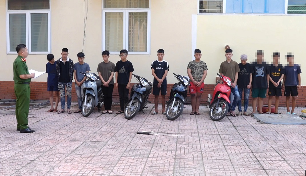 Nghệ An: Khởi tố, bắt tạm giam 8 đối tượng gây rối trật tự công cộng- Ảnh 1. Nghệ An: Khởi tố, bắt tạm giam 8 đối tượng gây rối trật tự công cộng- Ảnh 1.