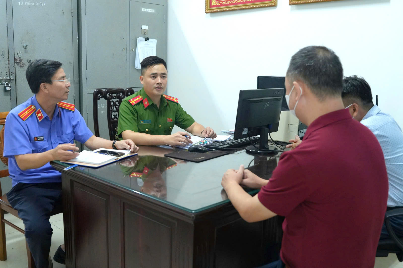 Nghệ An: Khởi tố 34 đối tượng lập khống hồ sơ và vi phạm quy định về đấu thầu- Ảnh 1. Nghệ An: Khởi tố 34 đối tượng lập khống hồ sơ và vi phạm quy định về đấu thầu- Ảnh 1.