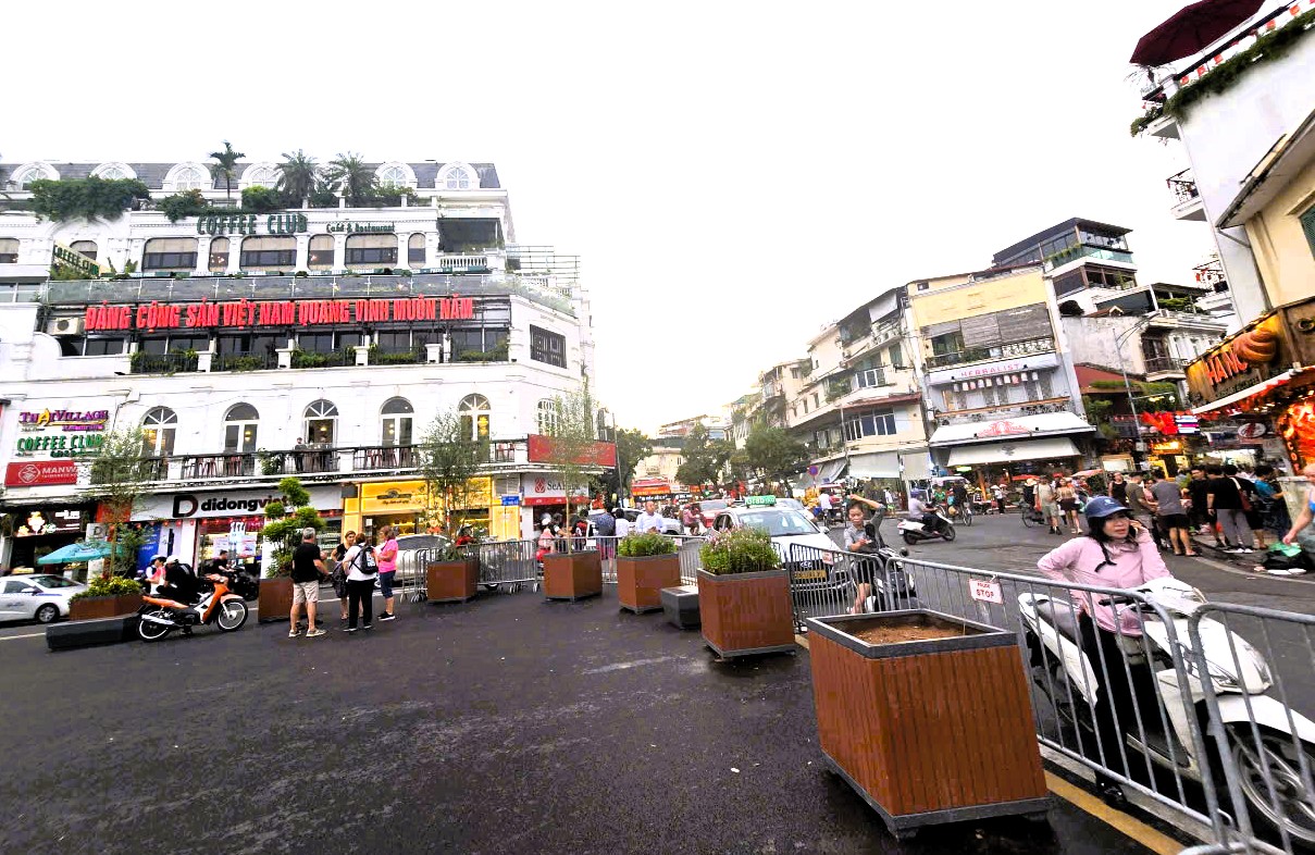 Người d&acirc;n n&oacute;i g&igrave; về kh&ocirc;ng gian đi bộ tại khu vực quảng trường Đ&ocirc;ng Kinh - Nghĩa Thục?- Ảnh 14.