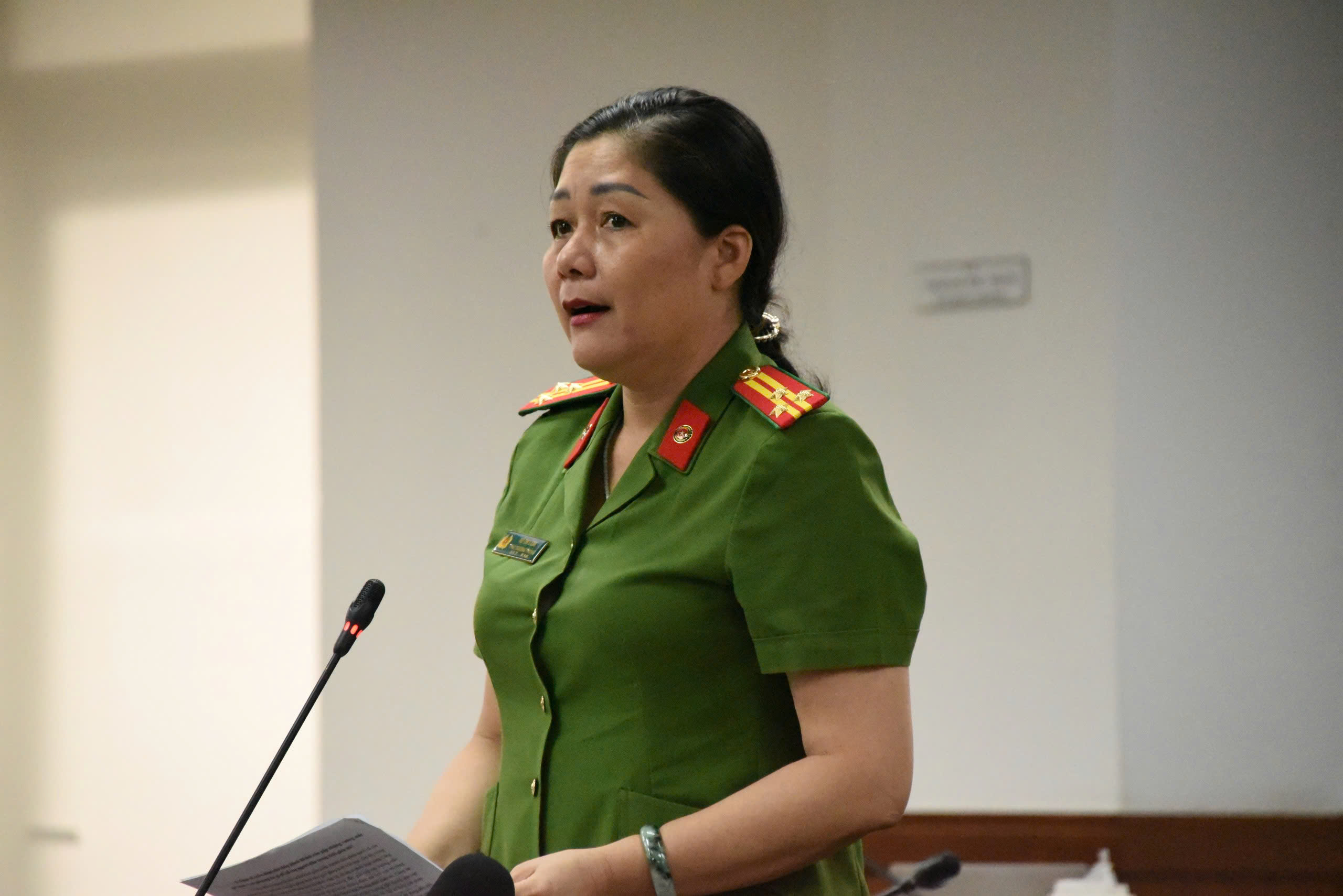 C&ocirc;ng an TP.HCM mở đường d&acirc;y n&oacute;ng giải quyết vướng mắc cư tr&uacute;, CCCD- Ảnh 1.