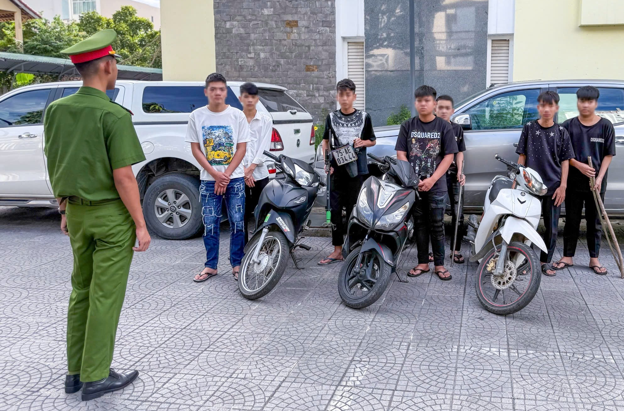Huế: L&agrave;m r&otilde; 7 thiếu ni&ecirc;n cướp t&agrave;i sản trong đ&ecirc;m- Ảnh 1.