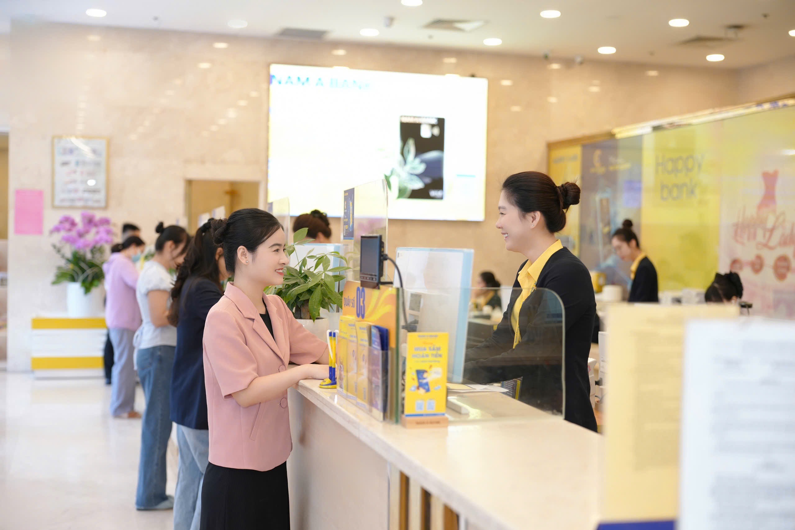 FiinRatings xếp hạng t&iacute;n nhiệm d&agrave;i hạn Nam A Bank ở mức &ldquo;A-&rdquo; với triển vọng &ldquo;Ph&ugrave; hợp"- Ảnh 1.