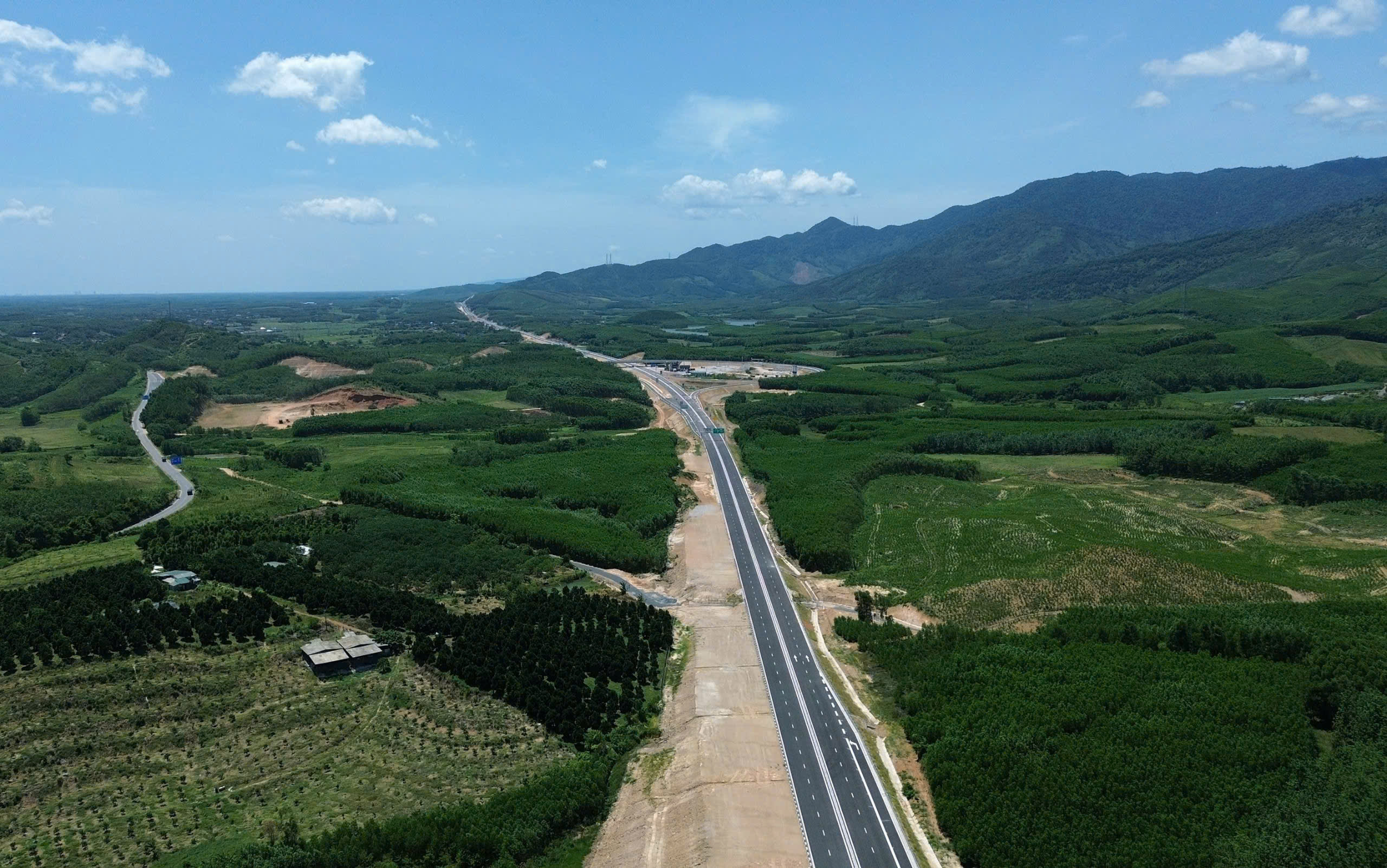 Bộ X&acirc;y dựng: Ch&uacute; trọng thực hiện hiệu quả c&ocirc;ng t&aacute;c ho&agrave;n thiện thể chế- Ảnh 2.