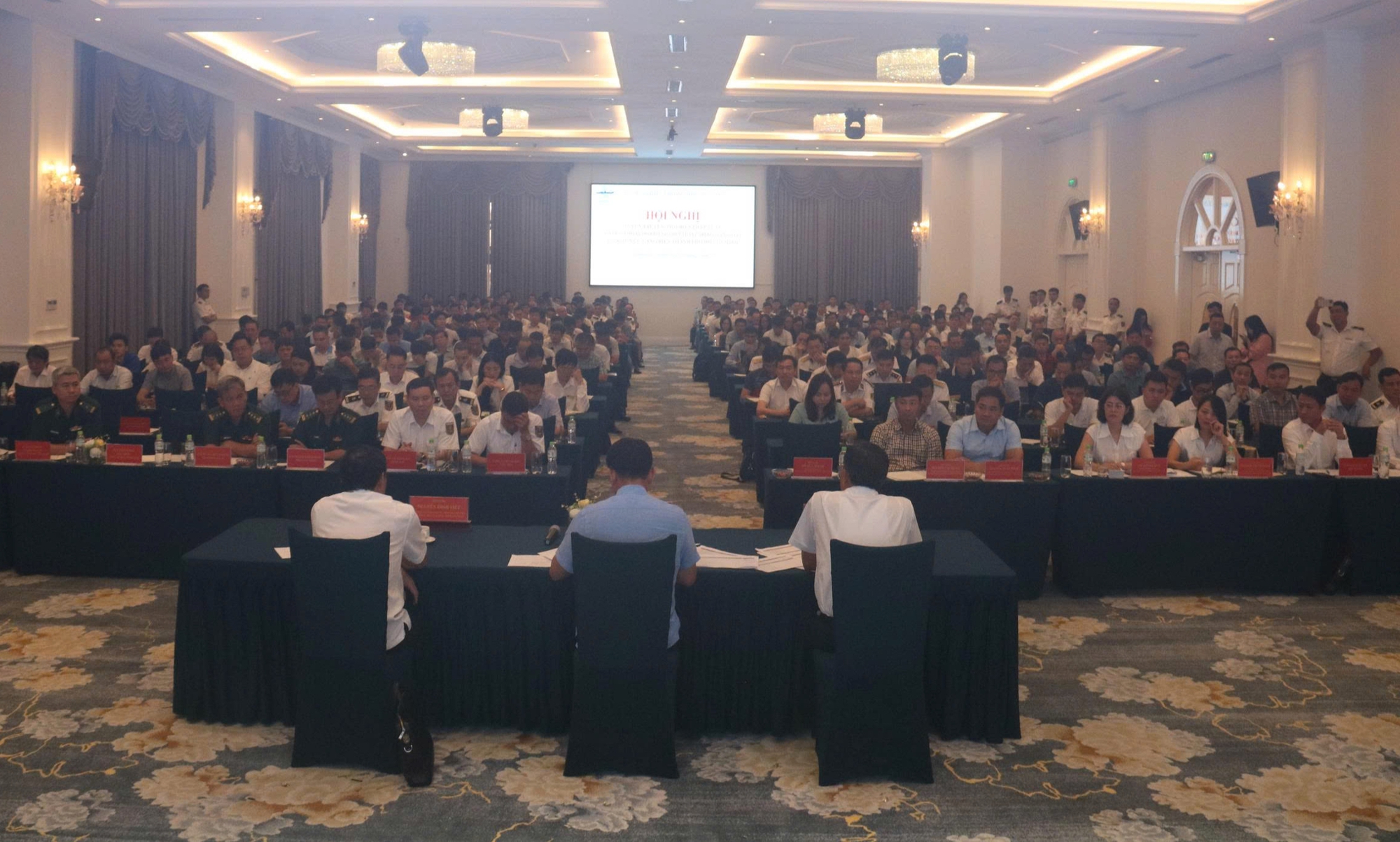 Cục H&agrave;ng hải v&agrave; Đường thủy Việt Nam thảo luận gỡ vướng cho doanh nghiệp- Ảnh 1.